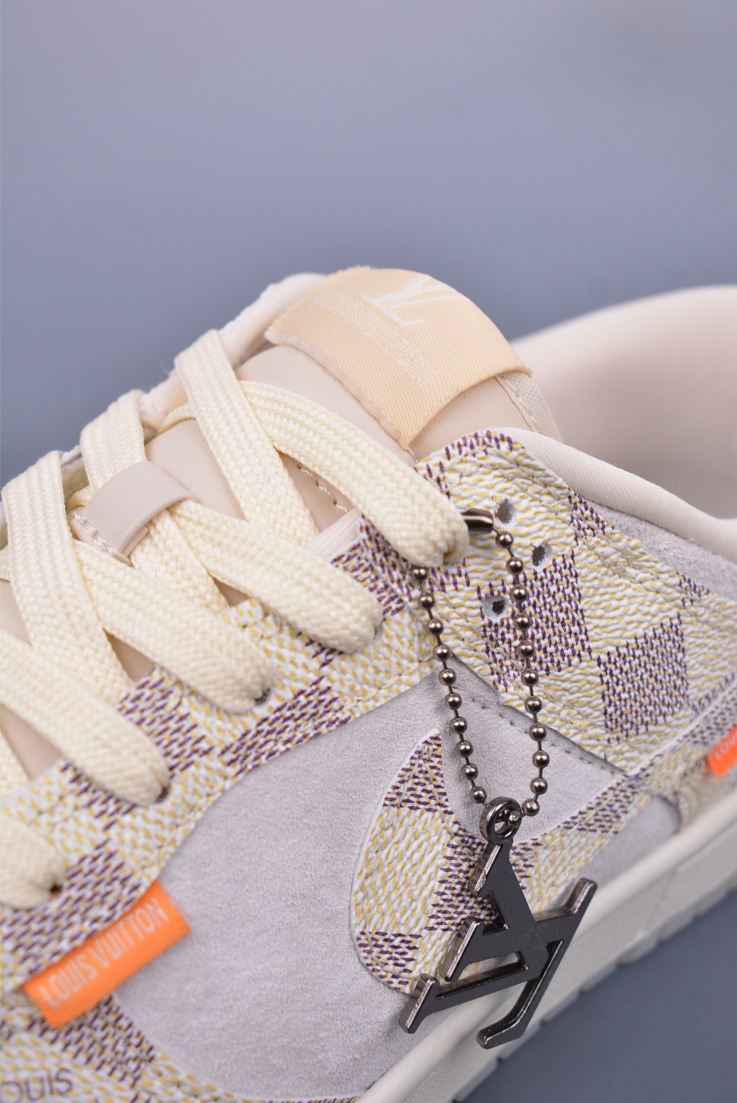 200 NIKE SB Dunk Low QF1568