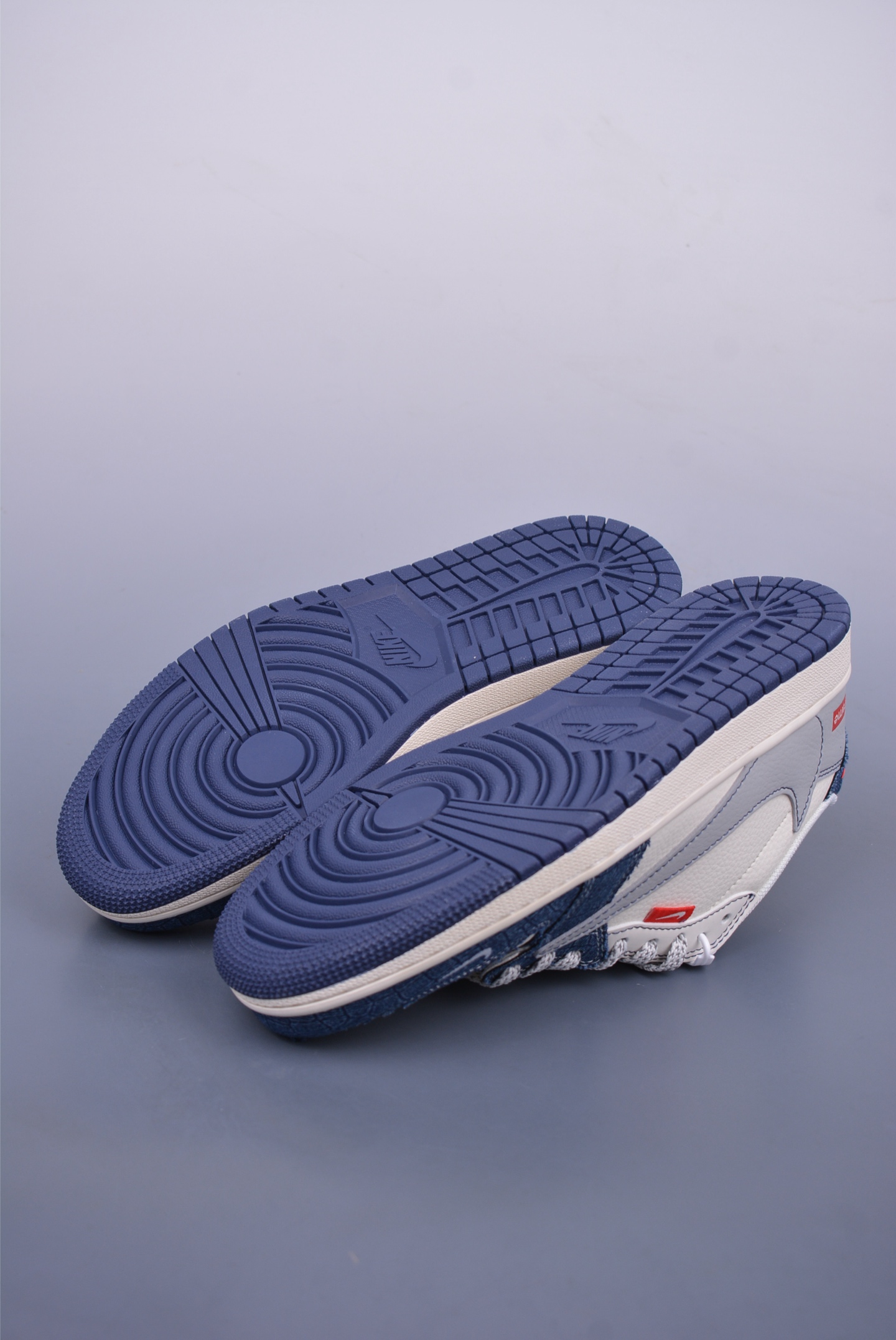 Fragment x Travis Scott x Supreme Air Jordan 1 Low 三方联名倒钩 JJ2508-565
