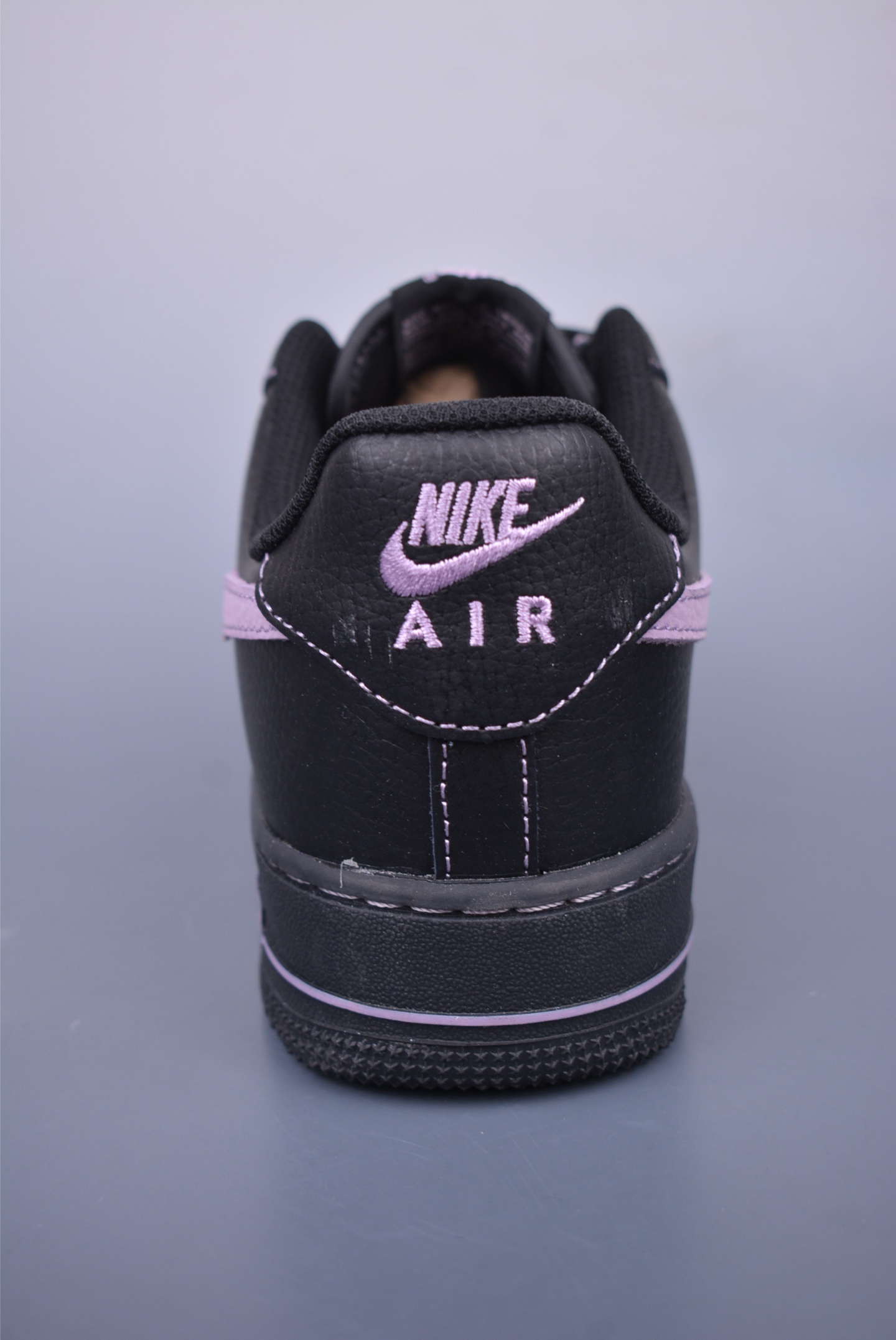 160 Nike Air Force 1 Low 黑粉 HQ2073-001