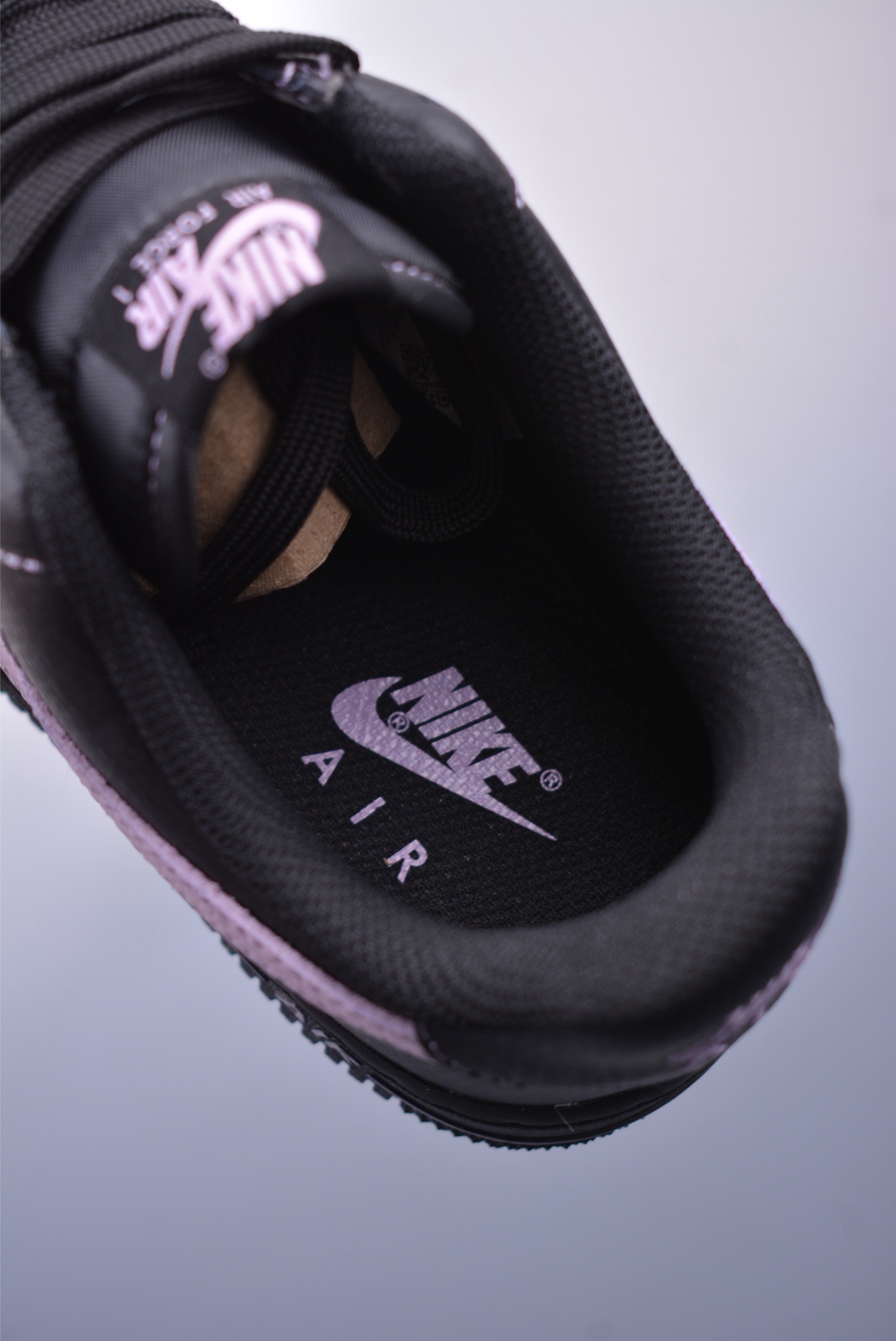 160 Nike Air Force 1 Low 黑粉 HQ2073-001