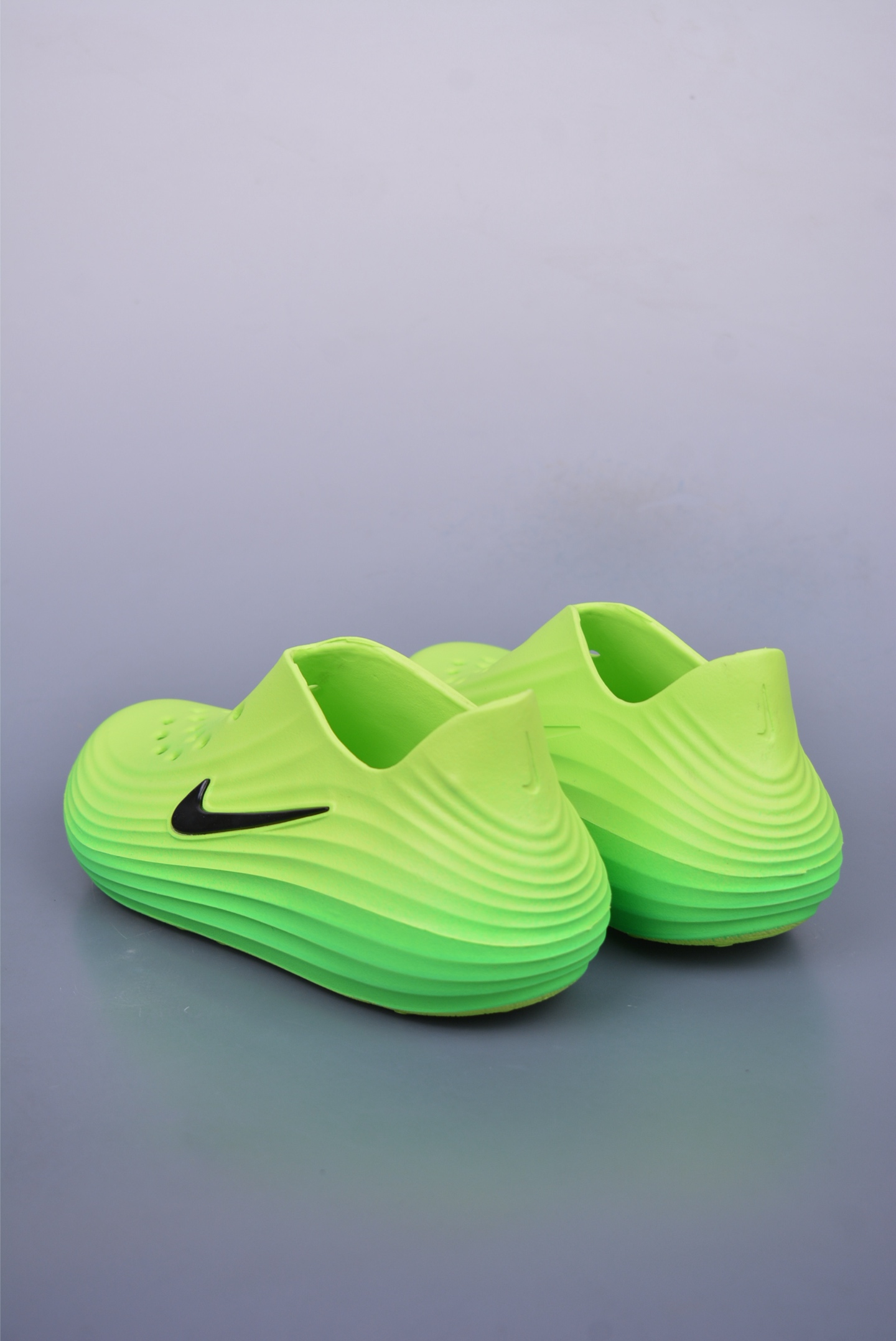 120 Nike ReactX Rejuven8 耐克夏日穿搭凉鞋 HV5060-800