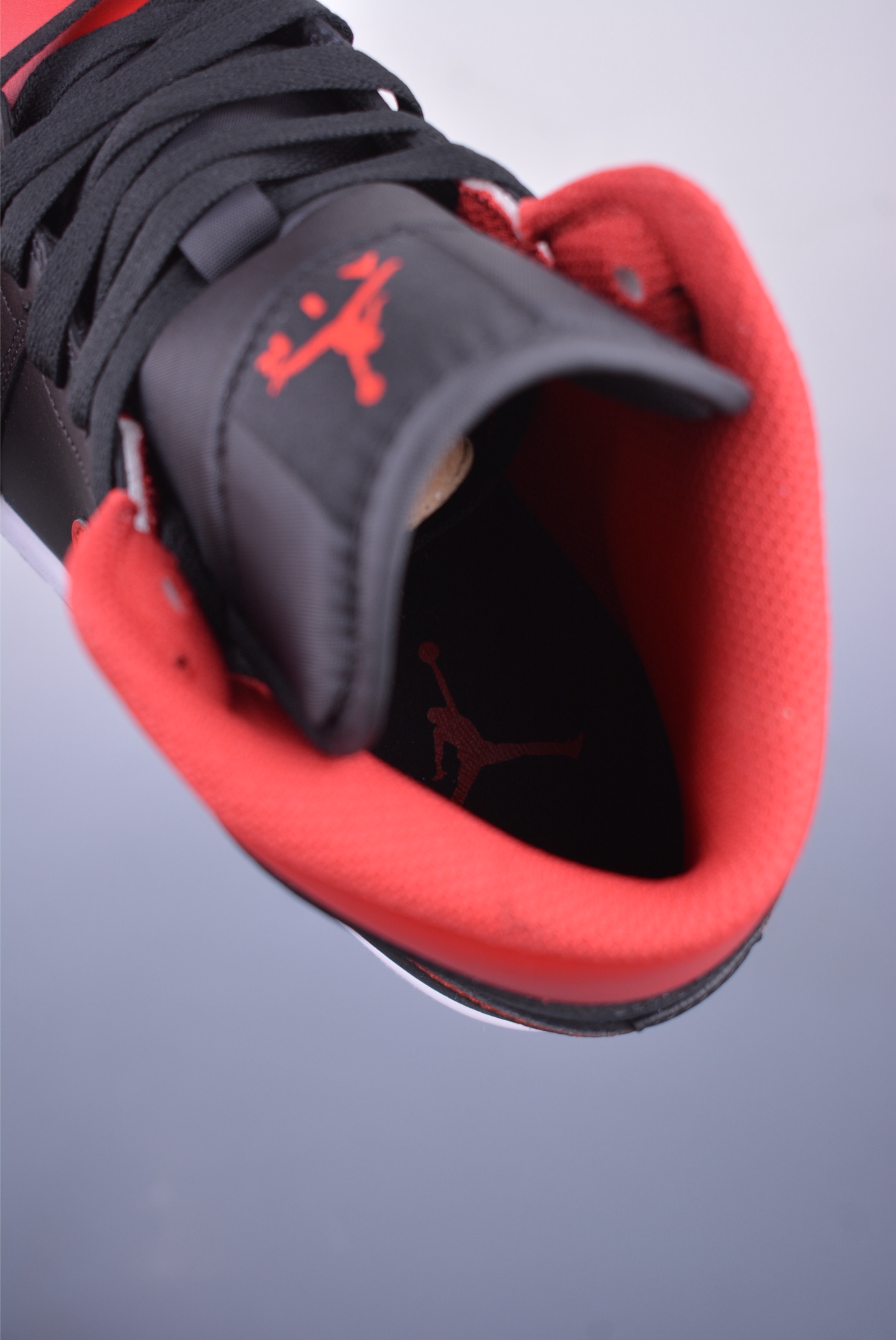 240 Air Jordan 1 Mid 黑红 DQ8426-067