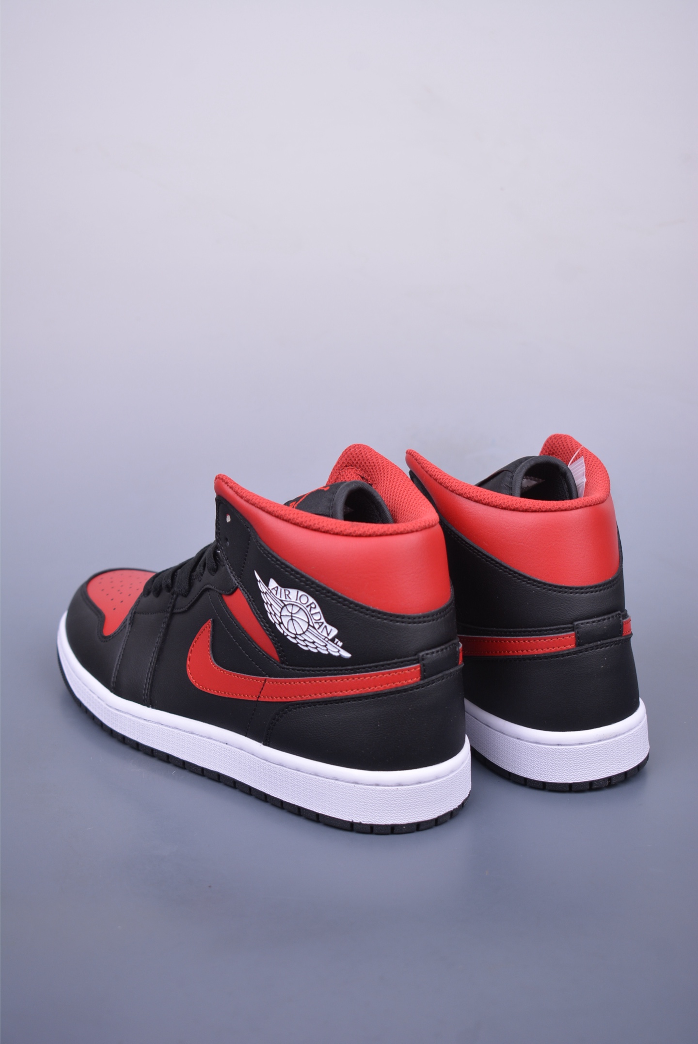 240 Air Jordan 1 Mid 黑红 DQ8426-067