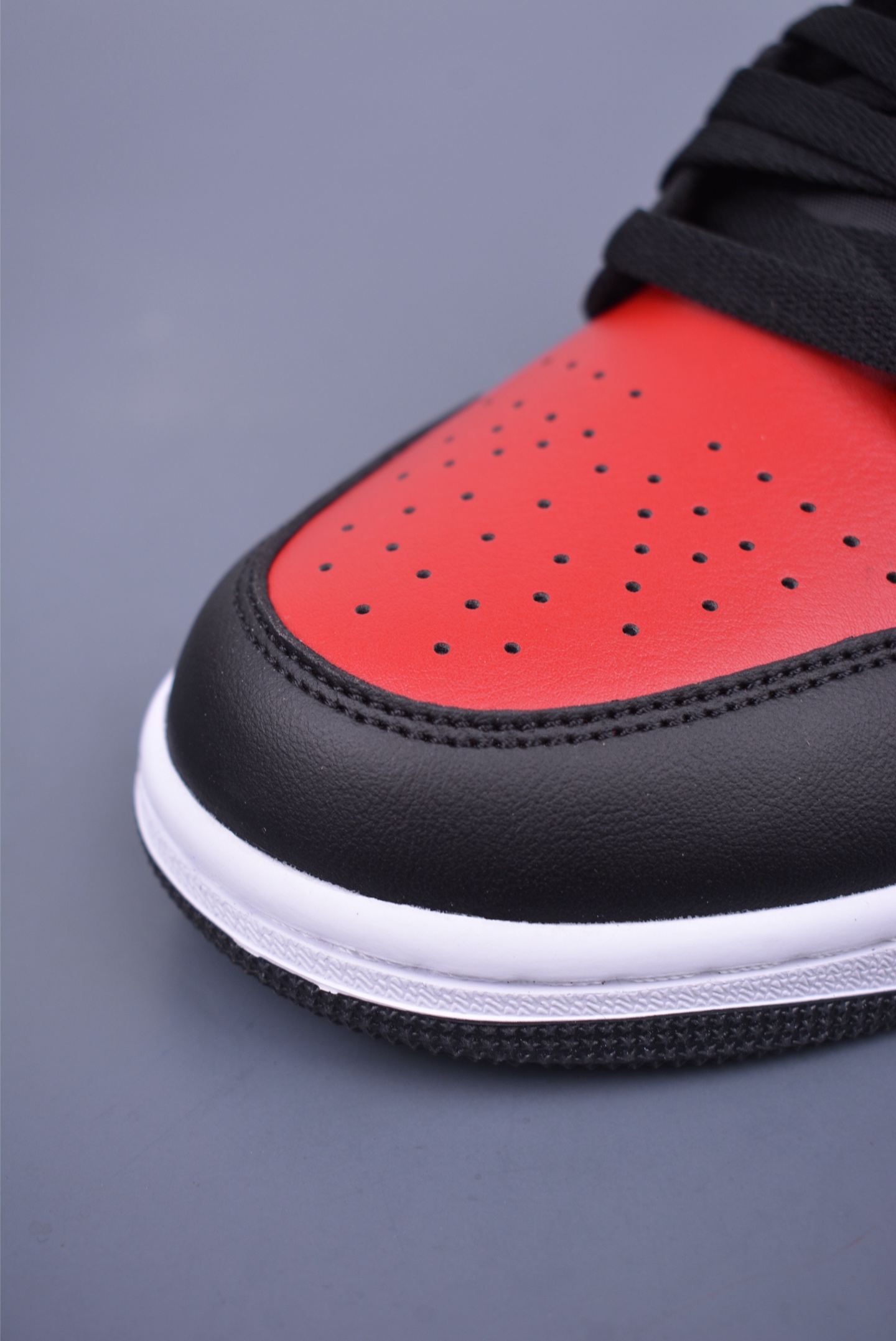 240 Air Jordan 1 Mid 黑红 DQ8426-067