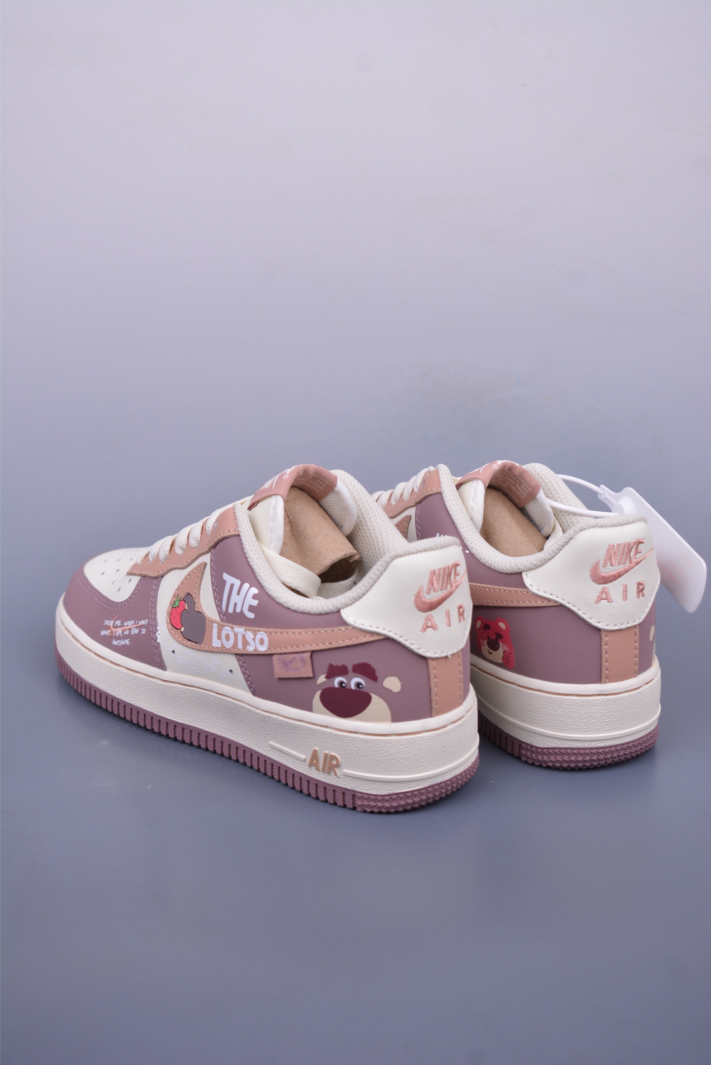 260 Nike Air Force 1 Low 草莓熊 DB3301-551