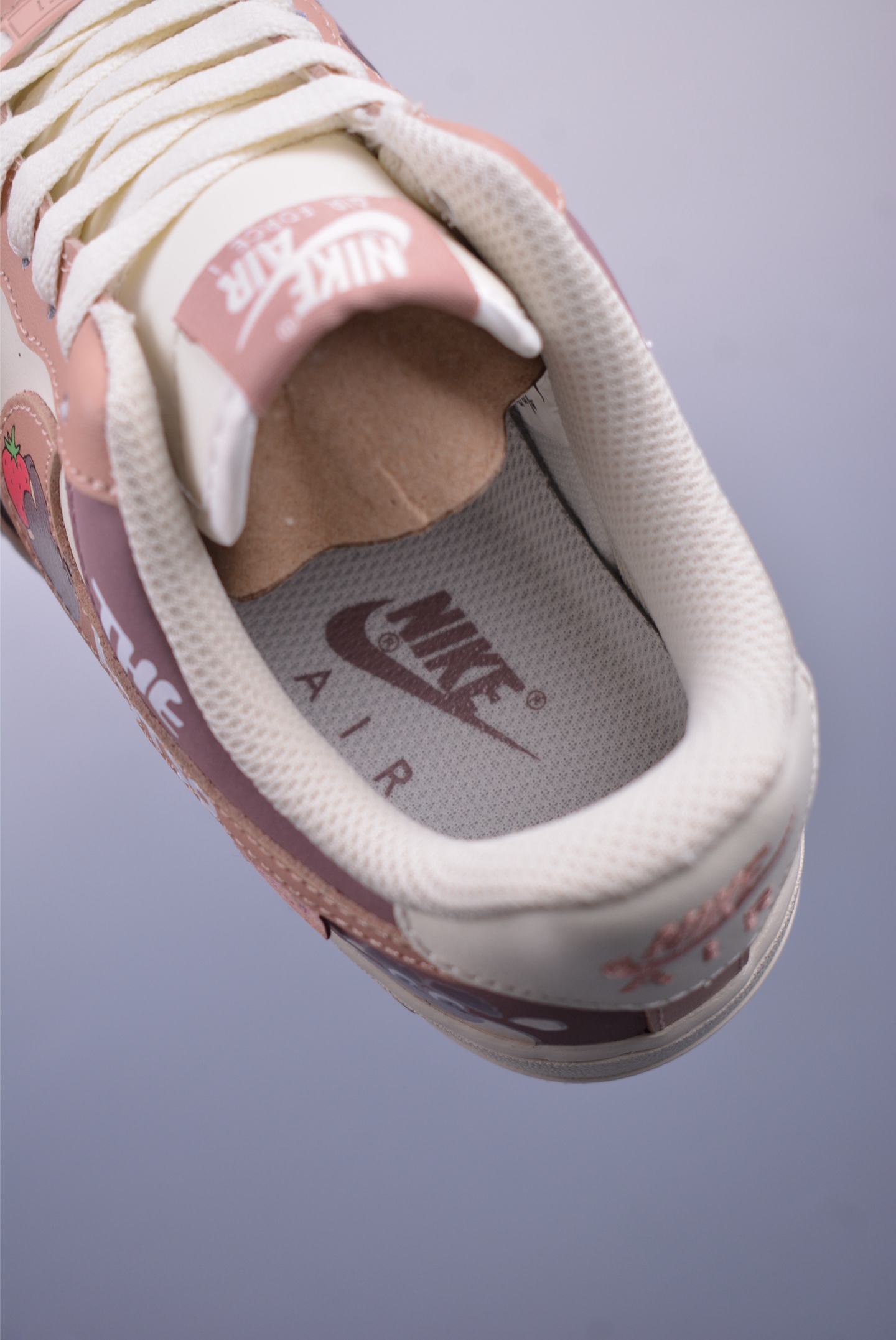 260 Nike Air Force 1 Low 草莓熊 DB3301-551