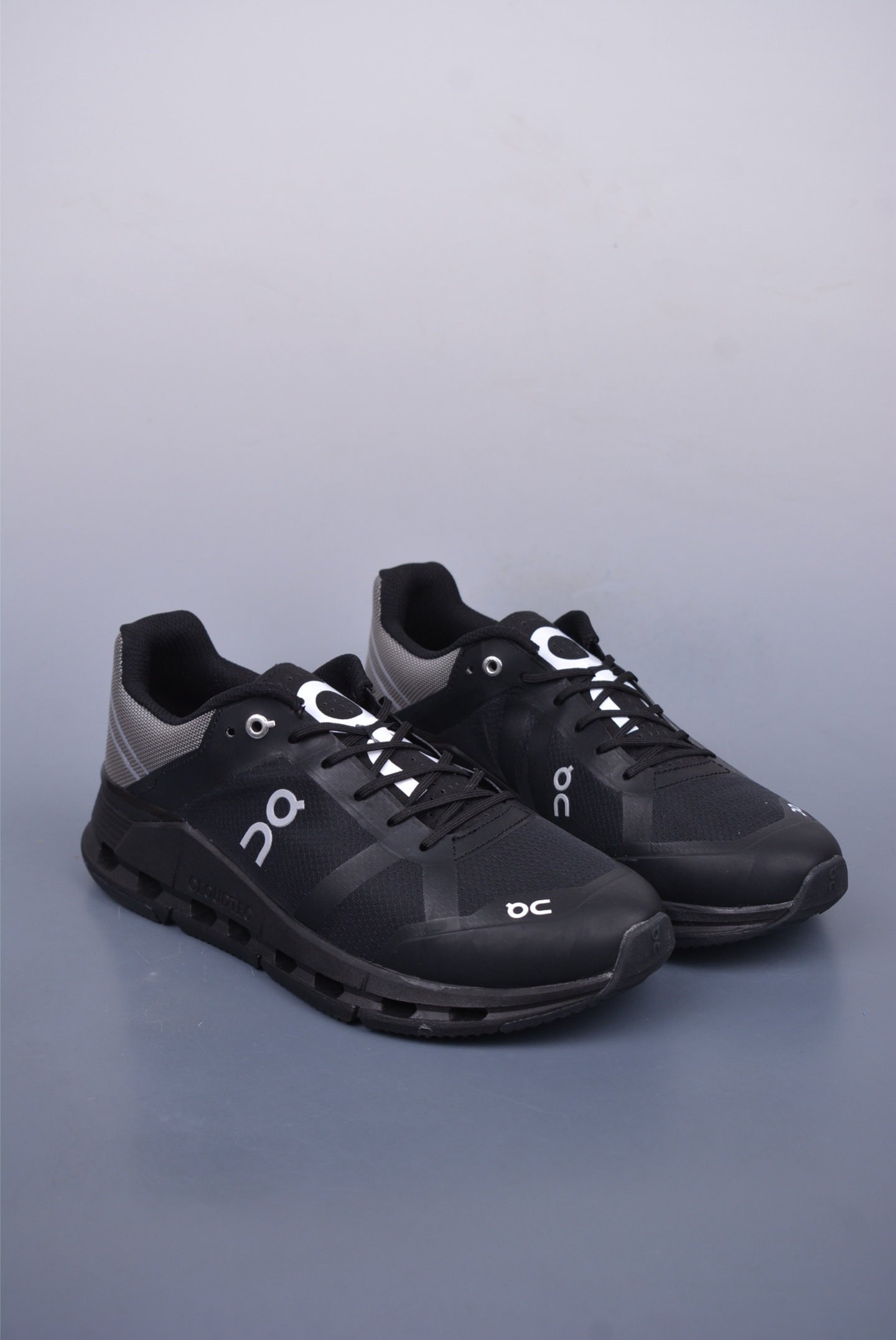 180 On昂跑 Cloudtilt Loewe 户外街头机能风跑步鞋 3MD3033524