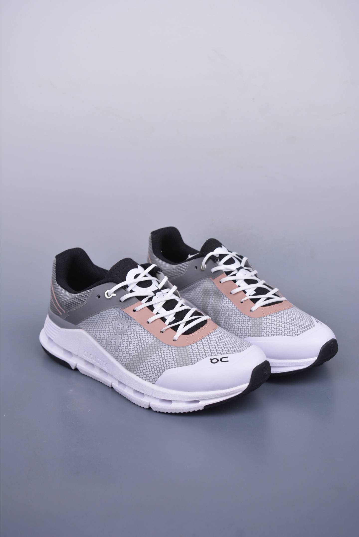 180 On昂跑 Cloudtilt Loewe 户外街头机能风跑步鞋 3MD3033524