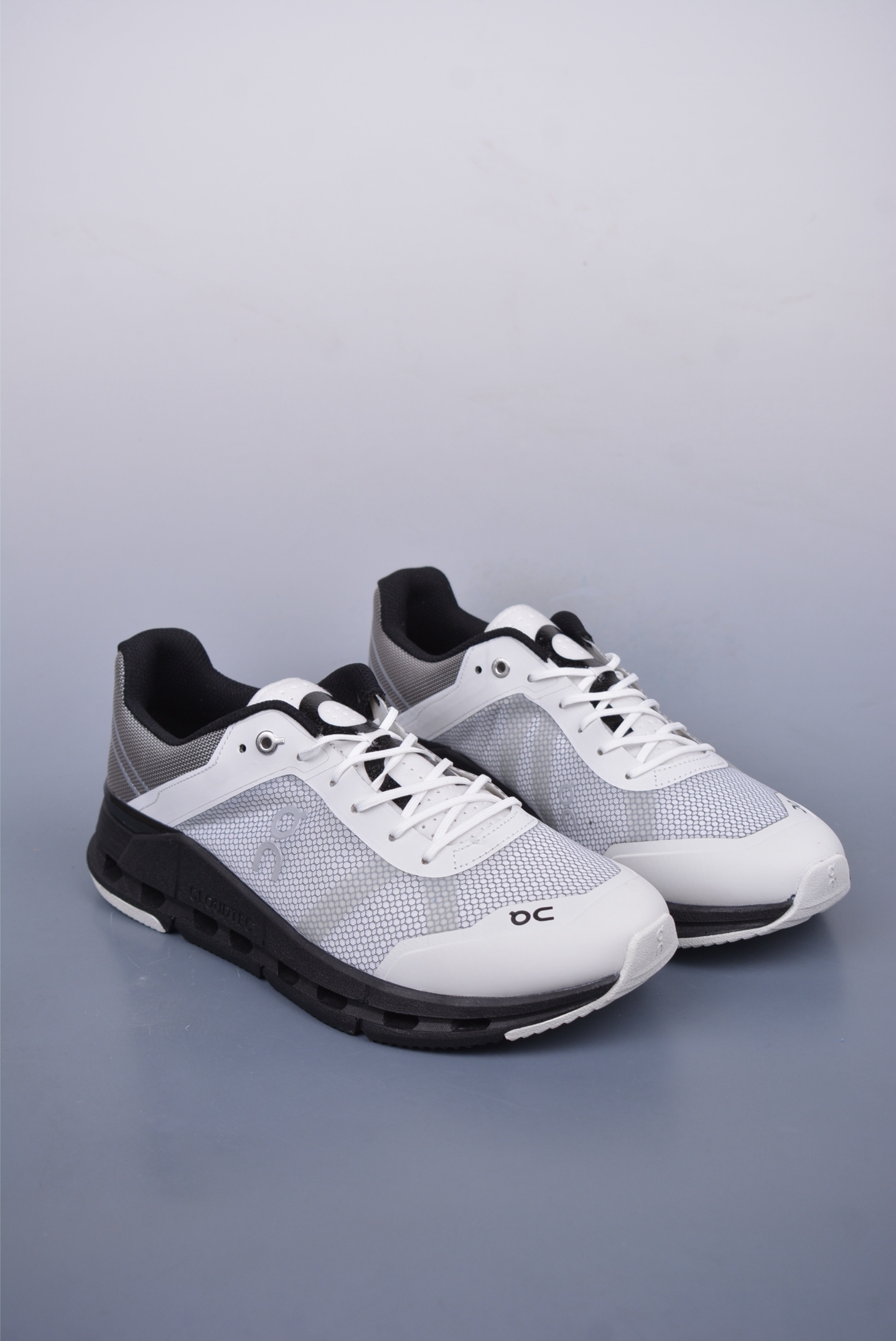 180 On昂跑 Cloudtilt Loewe 户外街头机能风跑步鞋 3MD3033524