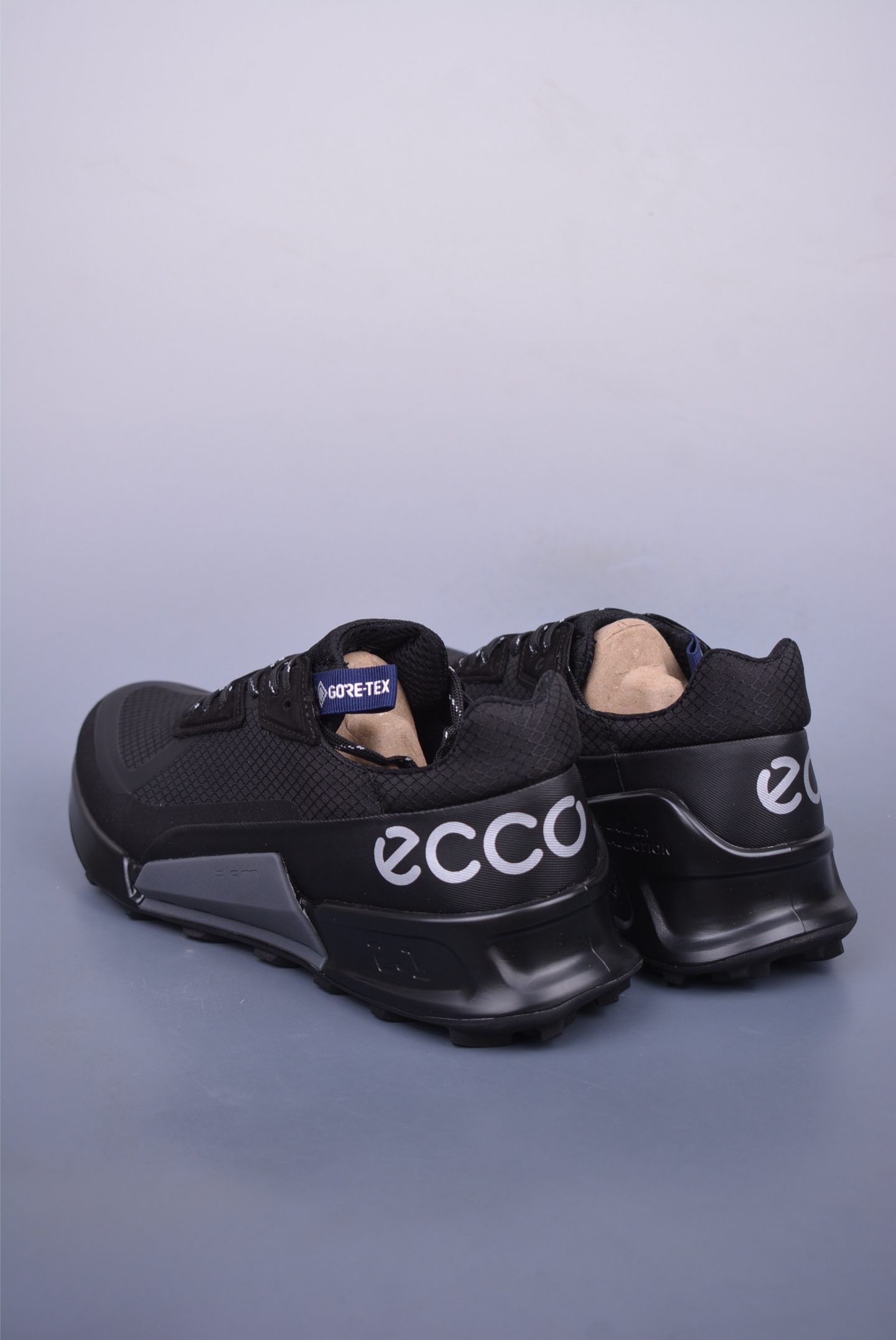 300 ECCO爱步运动鞋25年新款 市面最高版本 皮革跑步鞋健步BIOMC黄景瑜同款 822834