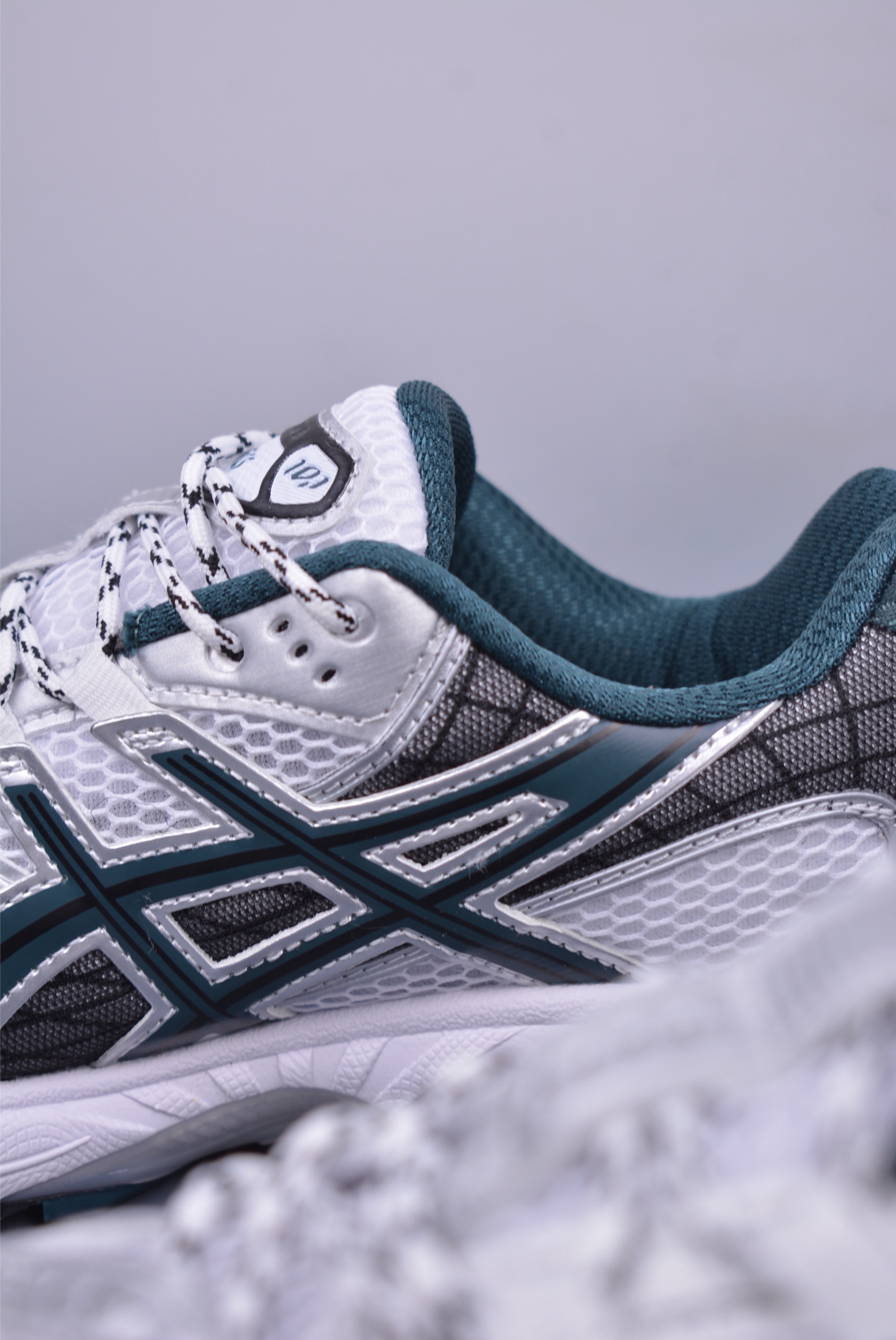 200 Asics GEL-Kahana NIMBUS 10.1 耐磨透气低帮休闲鞋 1203A543-103