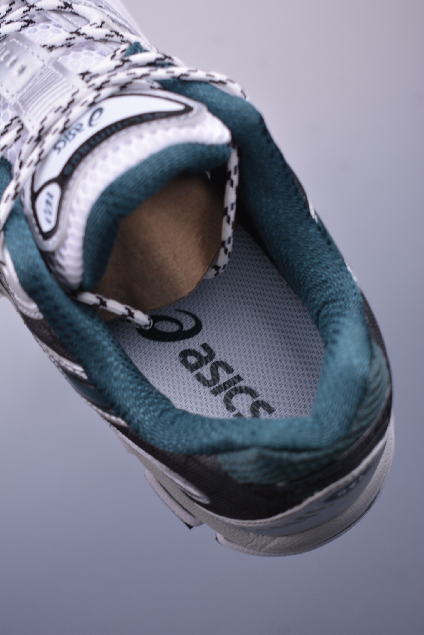 200 Asics GEL-Kahana NIMBUS 10.1 耐磨透气低帮休闲鞋 1203A543-103