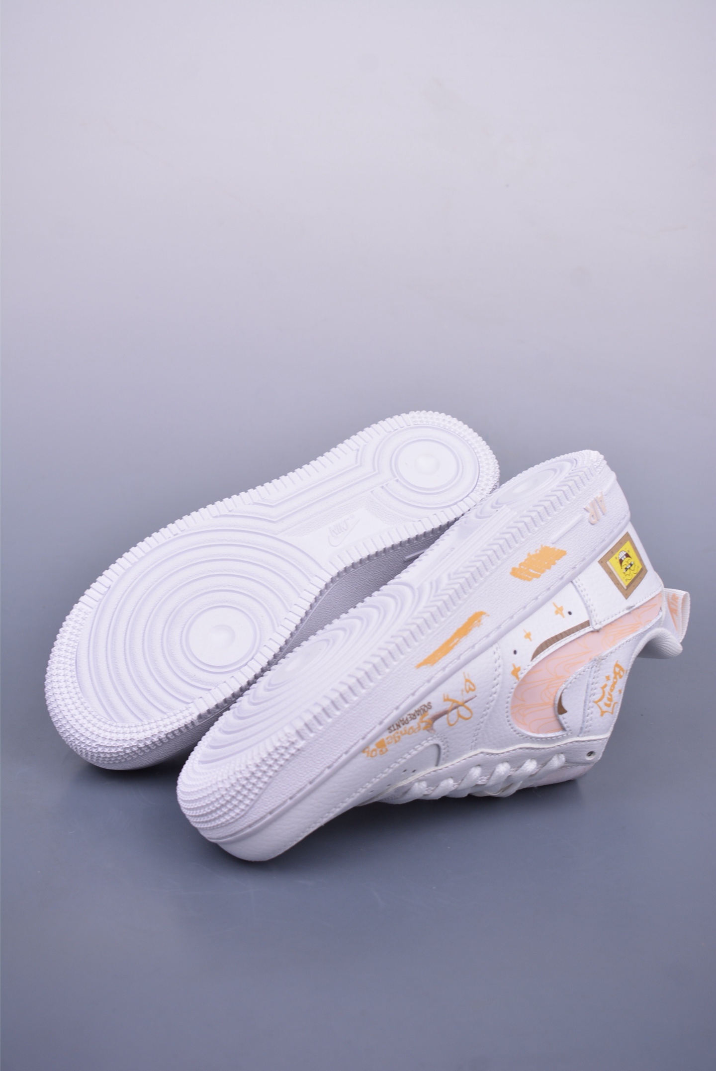 260 Nike Air Force 1 Low 海绵宝宝 FB8971-070