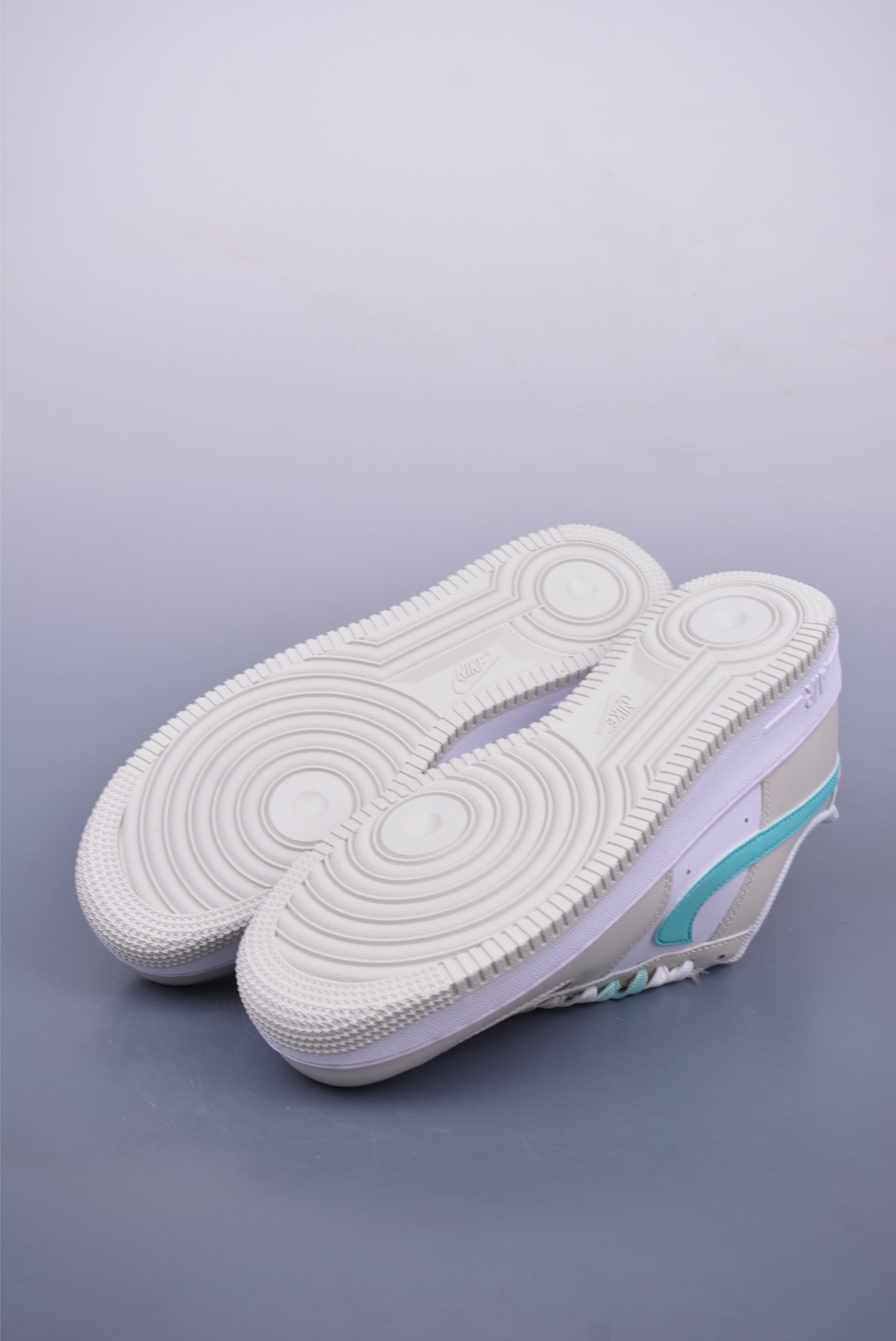 200 Nike Air Force 1 Low 蓝勾渐变 LZ6699-555