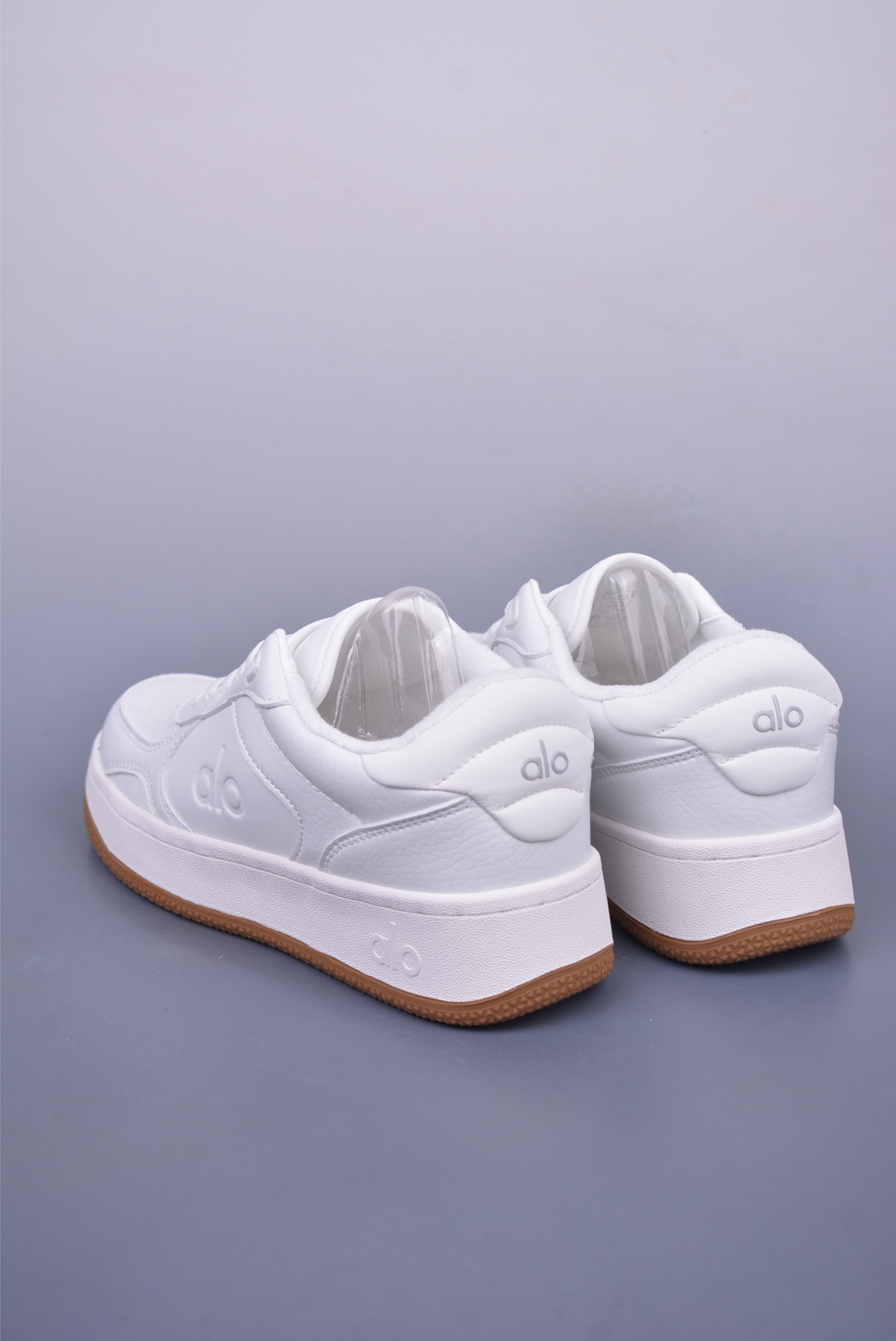 260 Alo Yoga Recovery Mode 人气单品 舒适简约防滑耐磨低帮休闲板鞋 AO685U2722 尺码：36 36.5 37.5 38 38.5 39 40 40.5 41 42 42.5 43 44 44.5 45