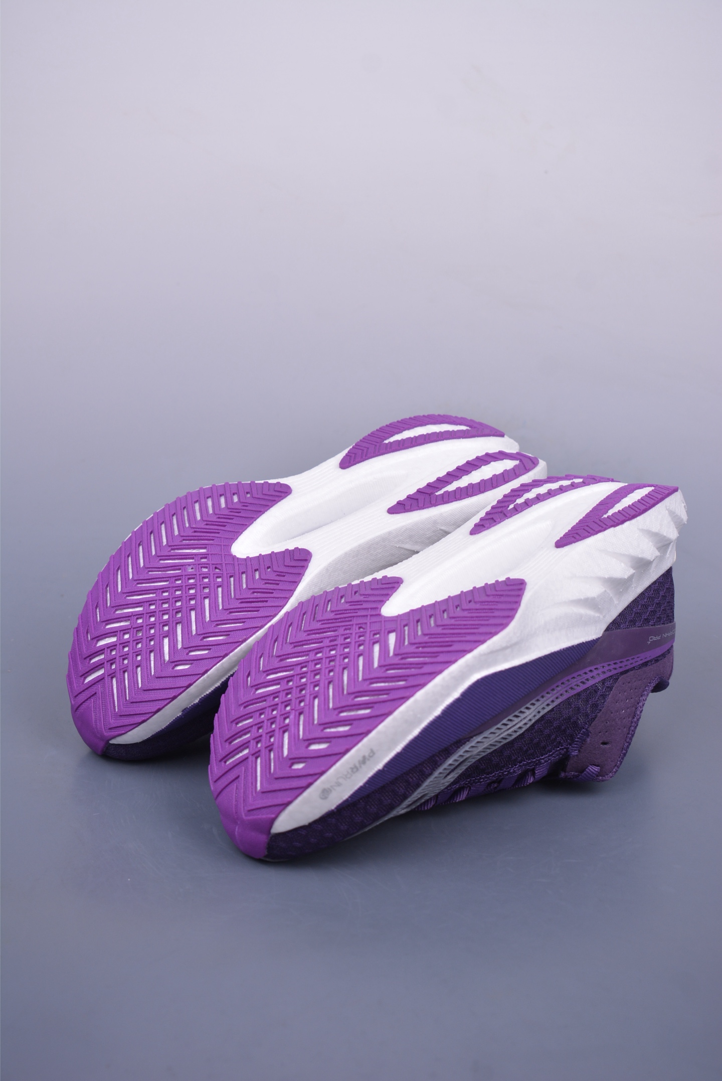 220 Saucony Triumph PRO 啡鹏4 旗舰级缓震型跑鞋 S20939-128