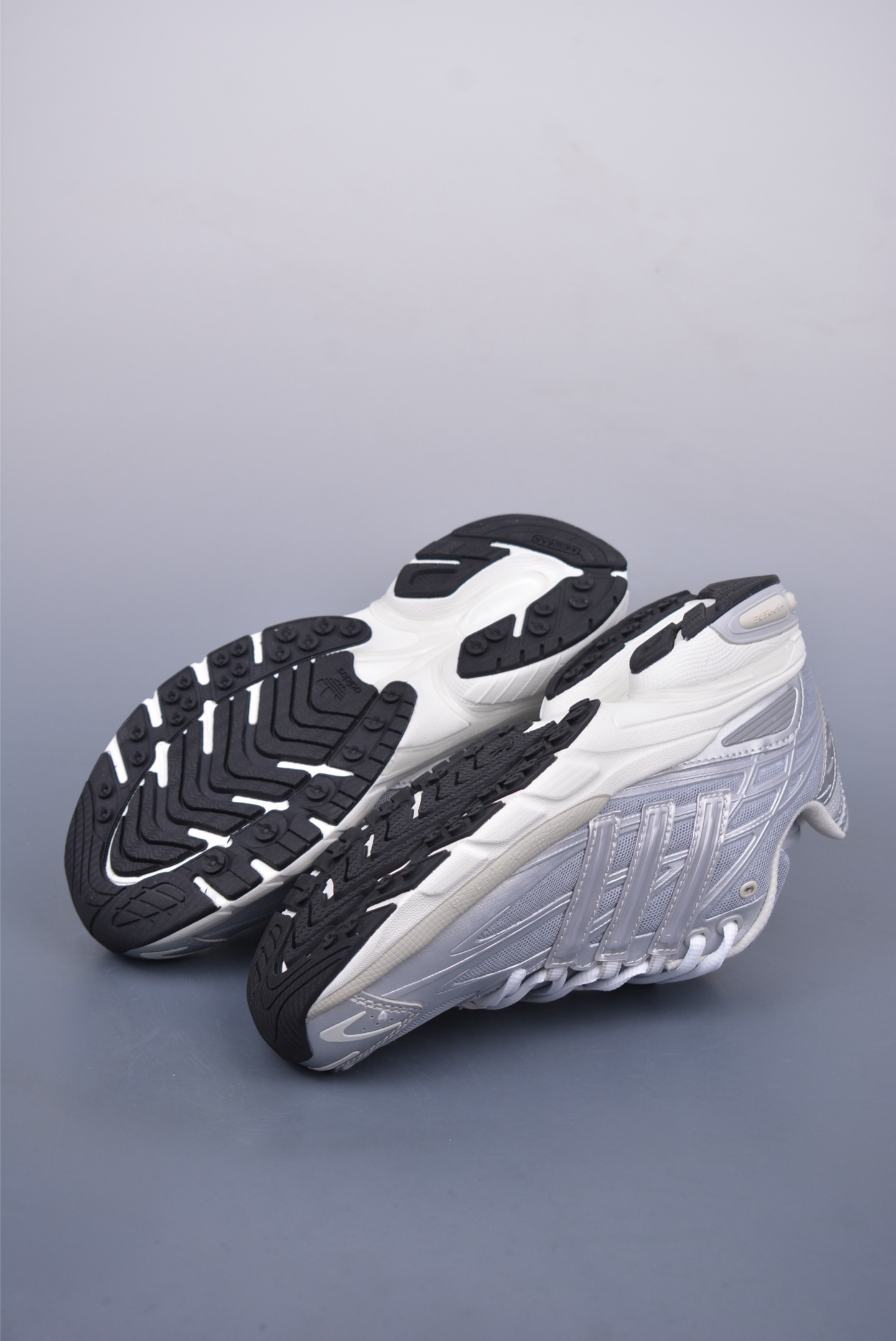210 SFTM x Adidas Originals ADISTAR CUSHION 联名复古舒适防滑耐磨低帮生活休闲鞋 ID5748