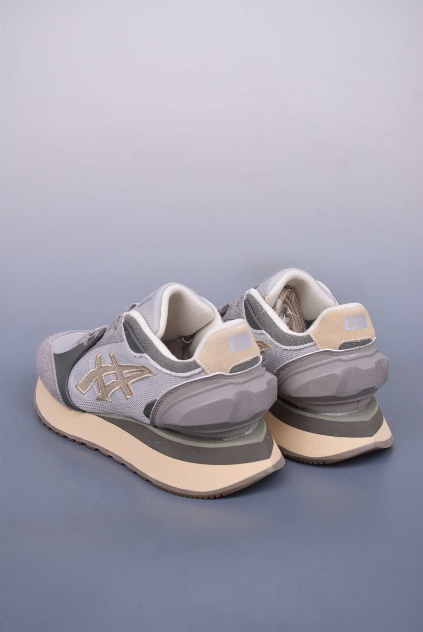200 鬼冢虎 Onitsuka Tiger MOAGE CO Low 摩纳哥CO系列低帮 厚底复古经典慢跑鞋 1183B555-020