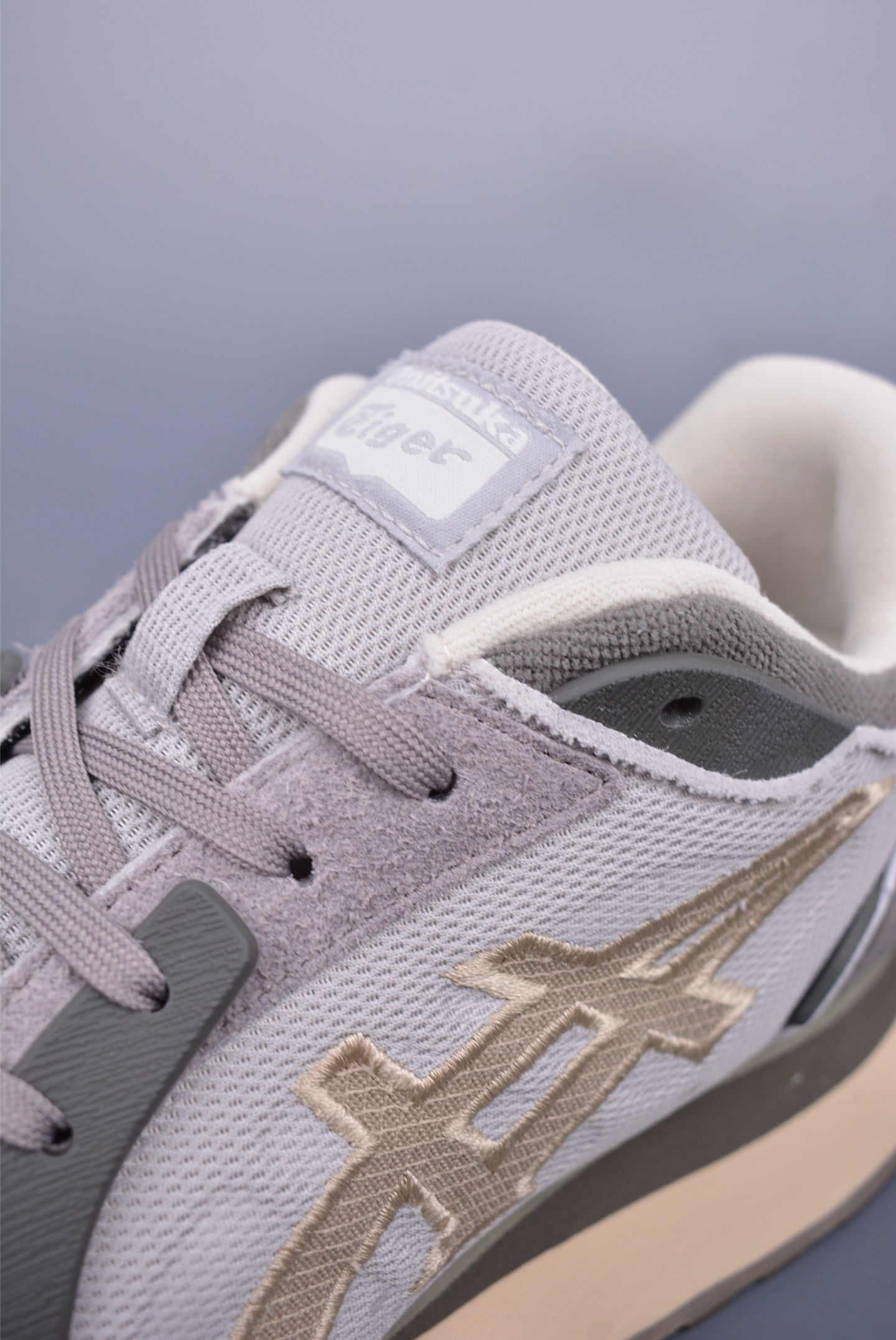 200 鬼冢虎 Onitsuka Tiger MOAGE CO Low 摩纳哥CO系列低帮 厚底复古经典慢跑鞋 1183B555-020