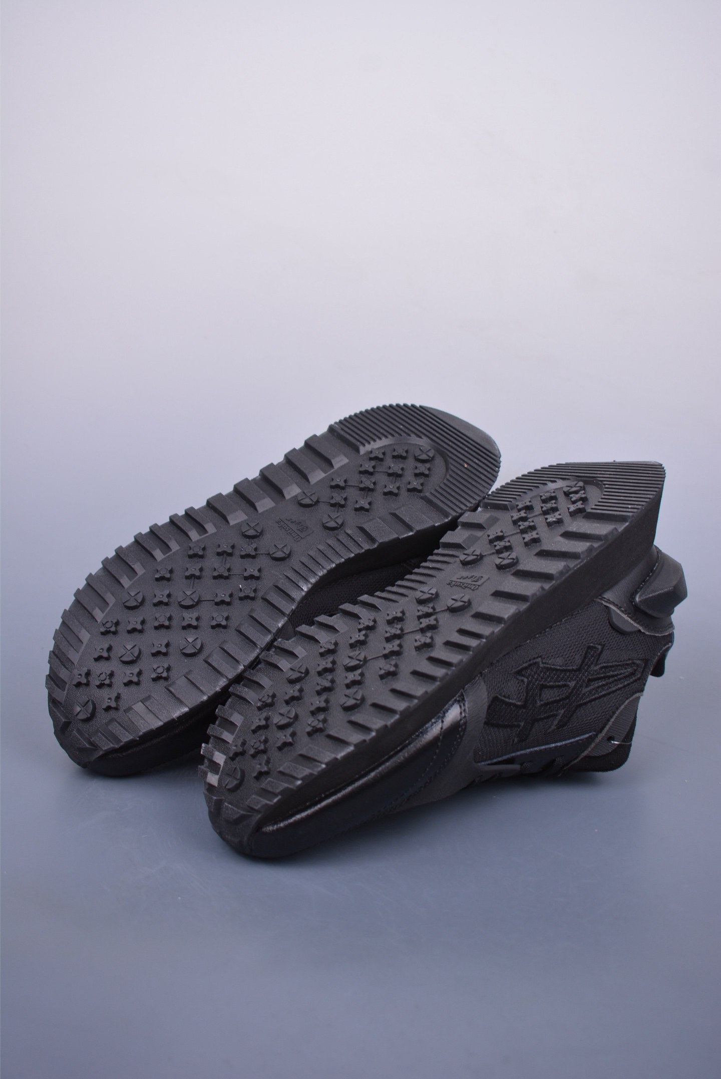 200 鬼冢虎 Onitsuka Tiger MOAGE CO Low 摩纳哥CO系列低帮 厚底复古经典慢跑鞋 1183C438-001