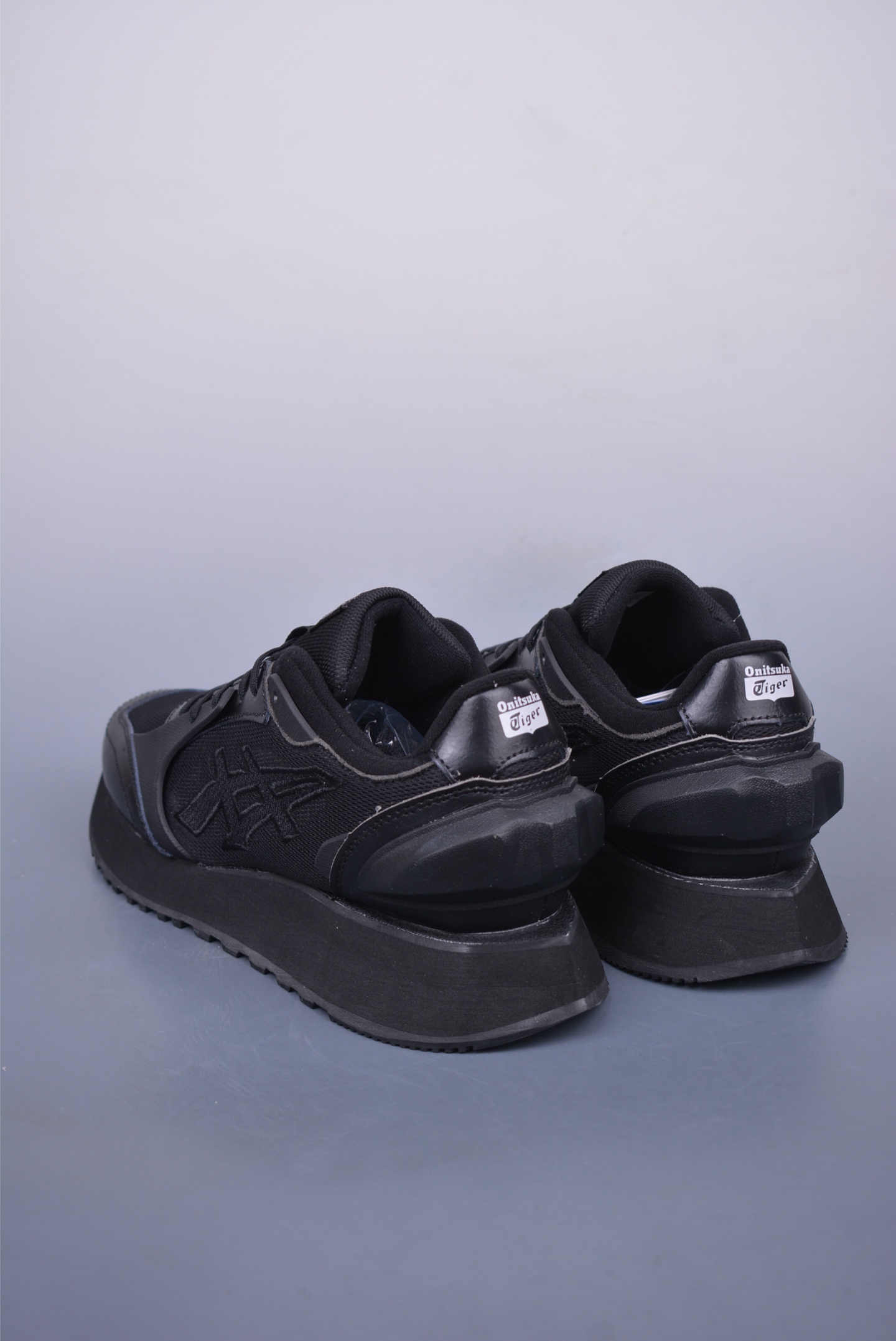 200 鬼冢虎 Onitsuka Tiger MOAGE CO Low 摩纳哥CO系列低帮 厚底复古经典慢跑鞋 1183C438-001