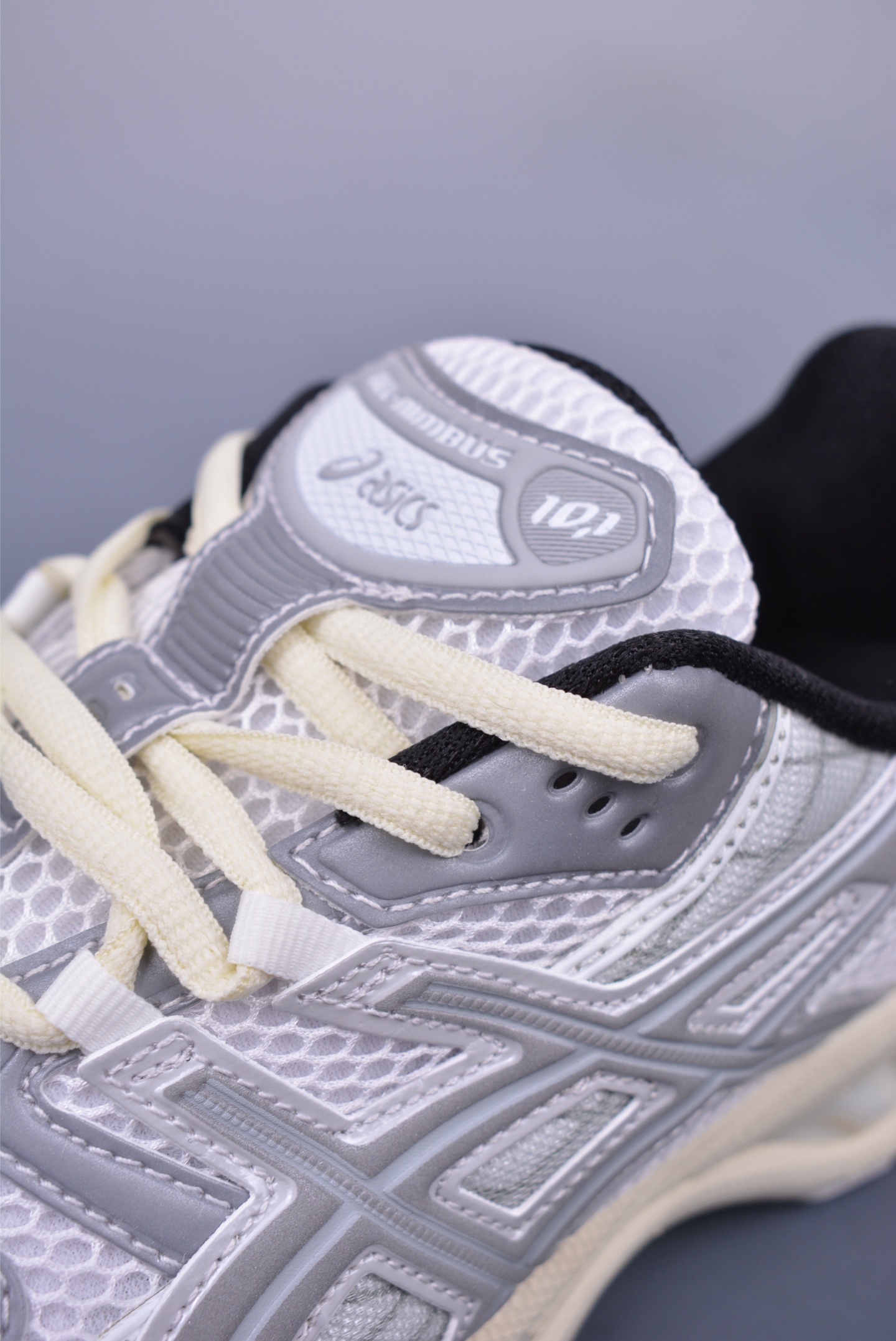 200 Asics GEL-Kahana NIMBUS 10.1 耐磨透气低帮休闲鞋 1203A673-103