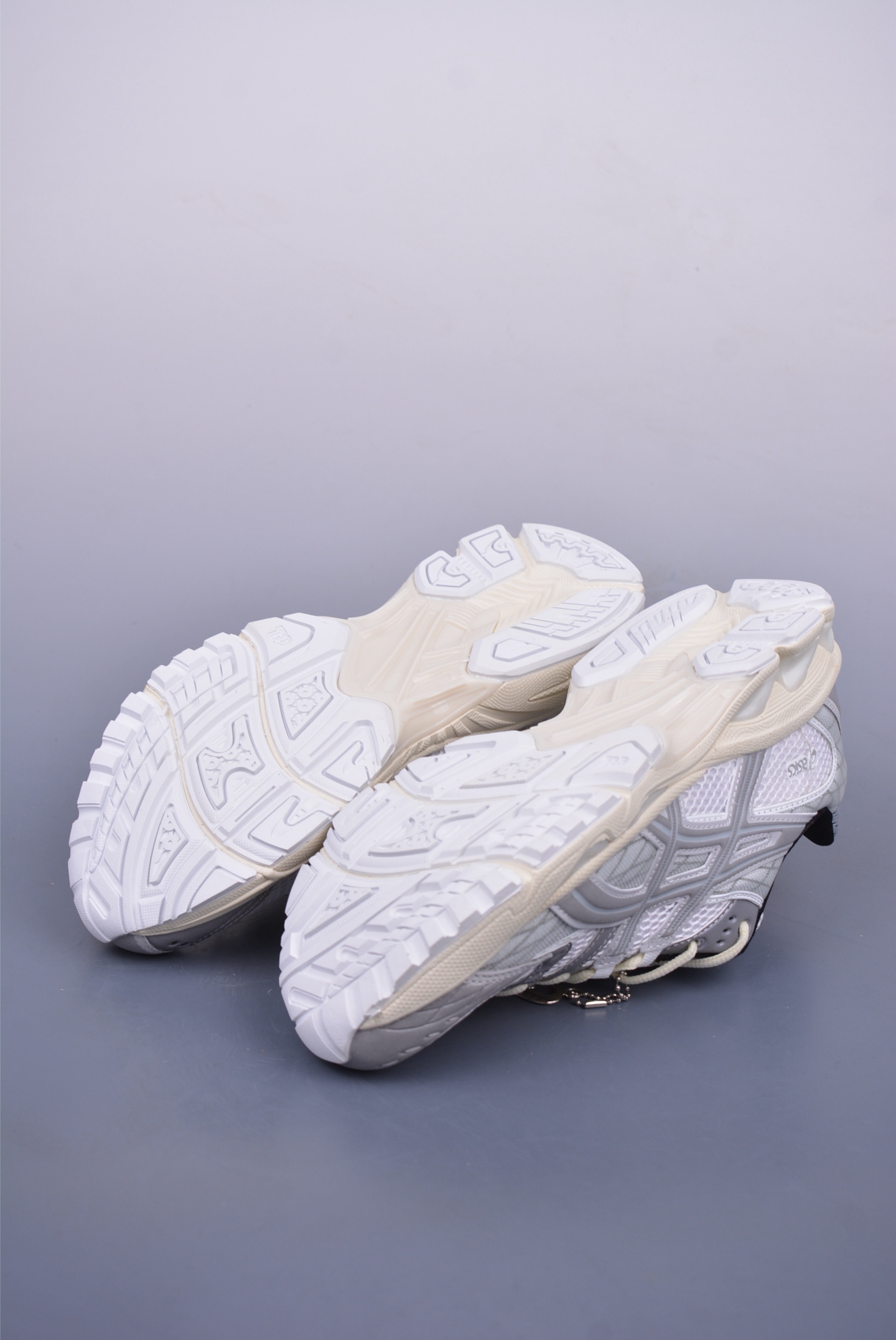 200 Asics GEL-Kahana NIMBUS 10.1 耐磨透气低帮休闲鞋 1203A673-103