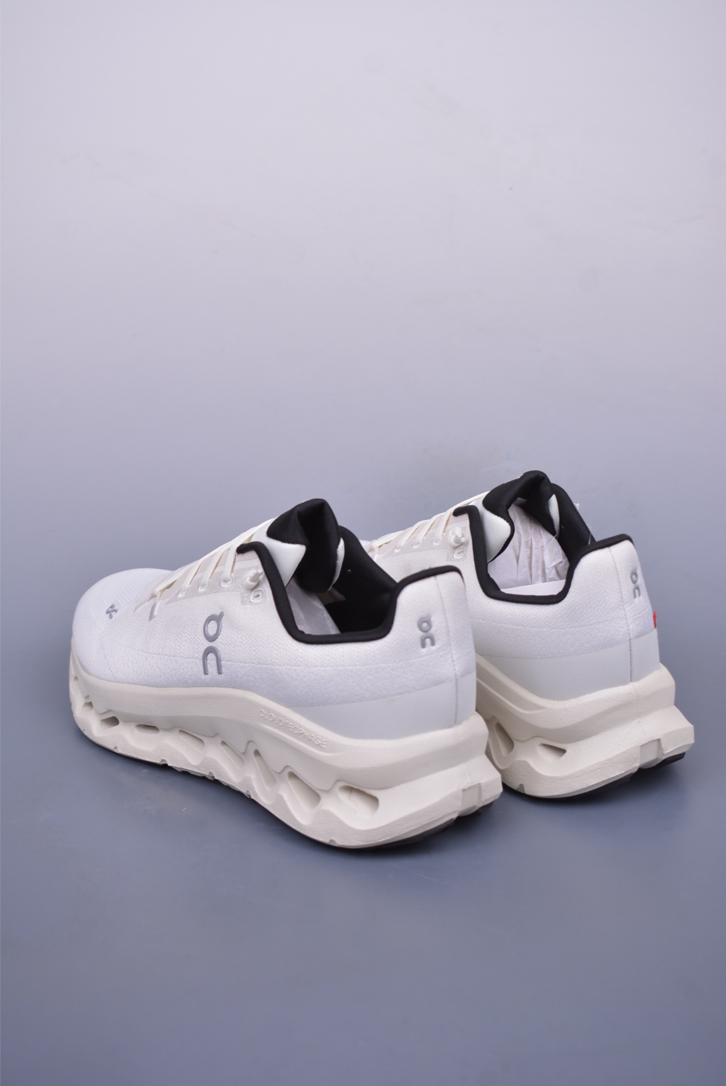 180 On昂跑 Cloudtilt Loewe 户外街头机能风跑步鞋 Cloud Hi Edge户外机能融合街头潮流 3ME10102531