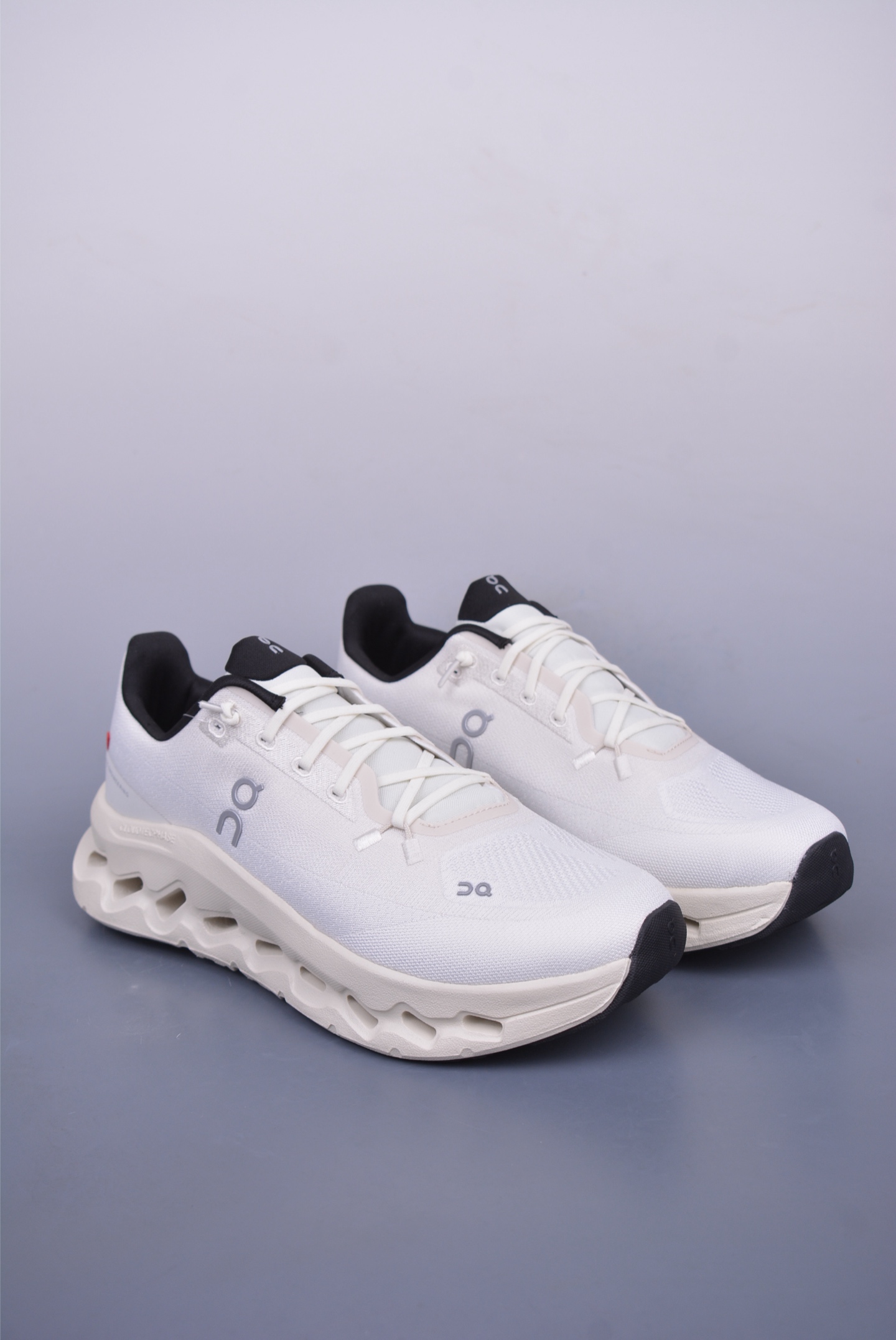 180 On昂跑 Cloudtilt Loewe 户外街头机能风跑步鞋 Cloud Hi Edge户外机能融合街头潮流 3ME10102531