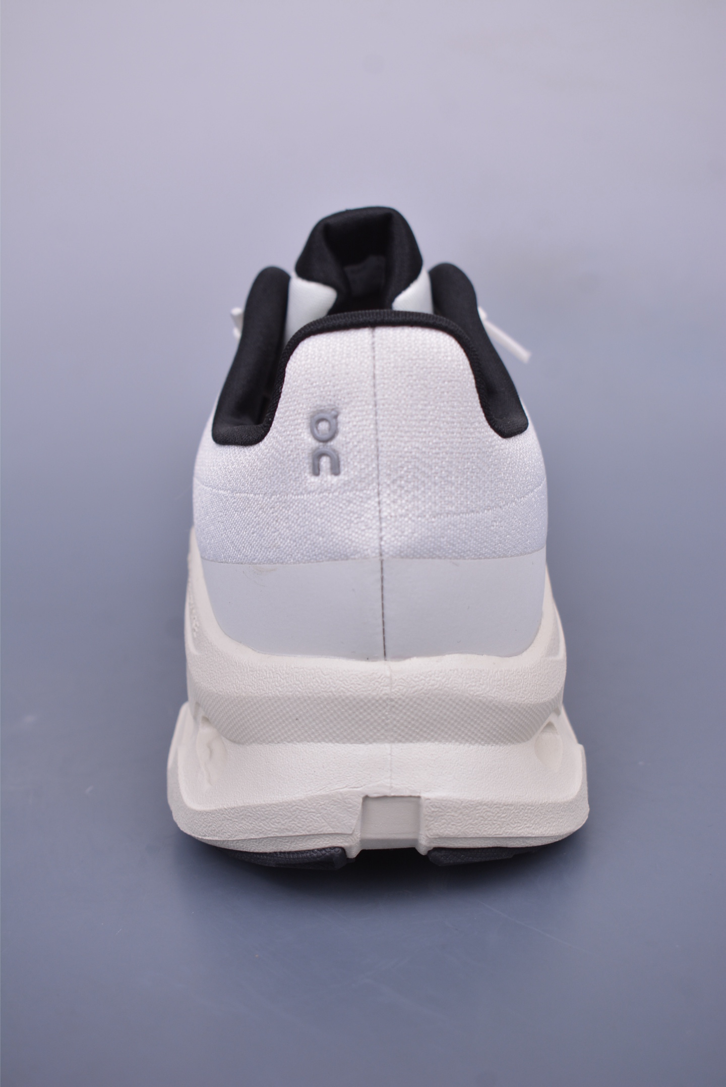 180 On昂跑 Cloudtilt Loewe 户外街头机能风跑步鞋 Cloud Hi Edge户外机能融合街头潮流 3ME10102531