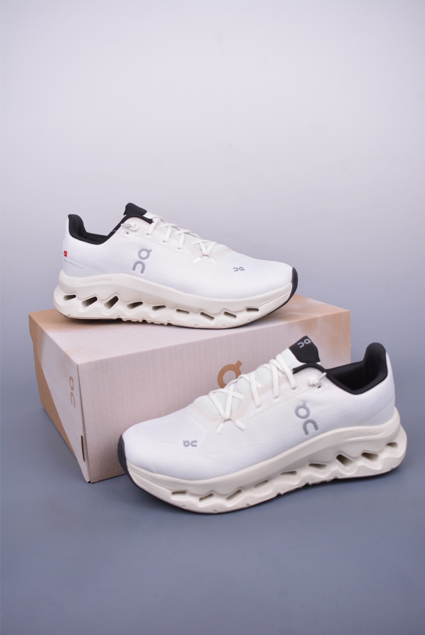 180 On昂跑 Cloudtilt Loewe 户外街头机能风跑步鞋 Cloud Hi Edge户外机能融合街头潮流 3ME10102531