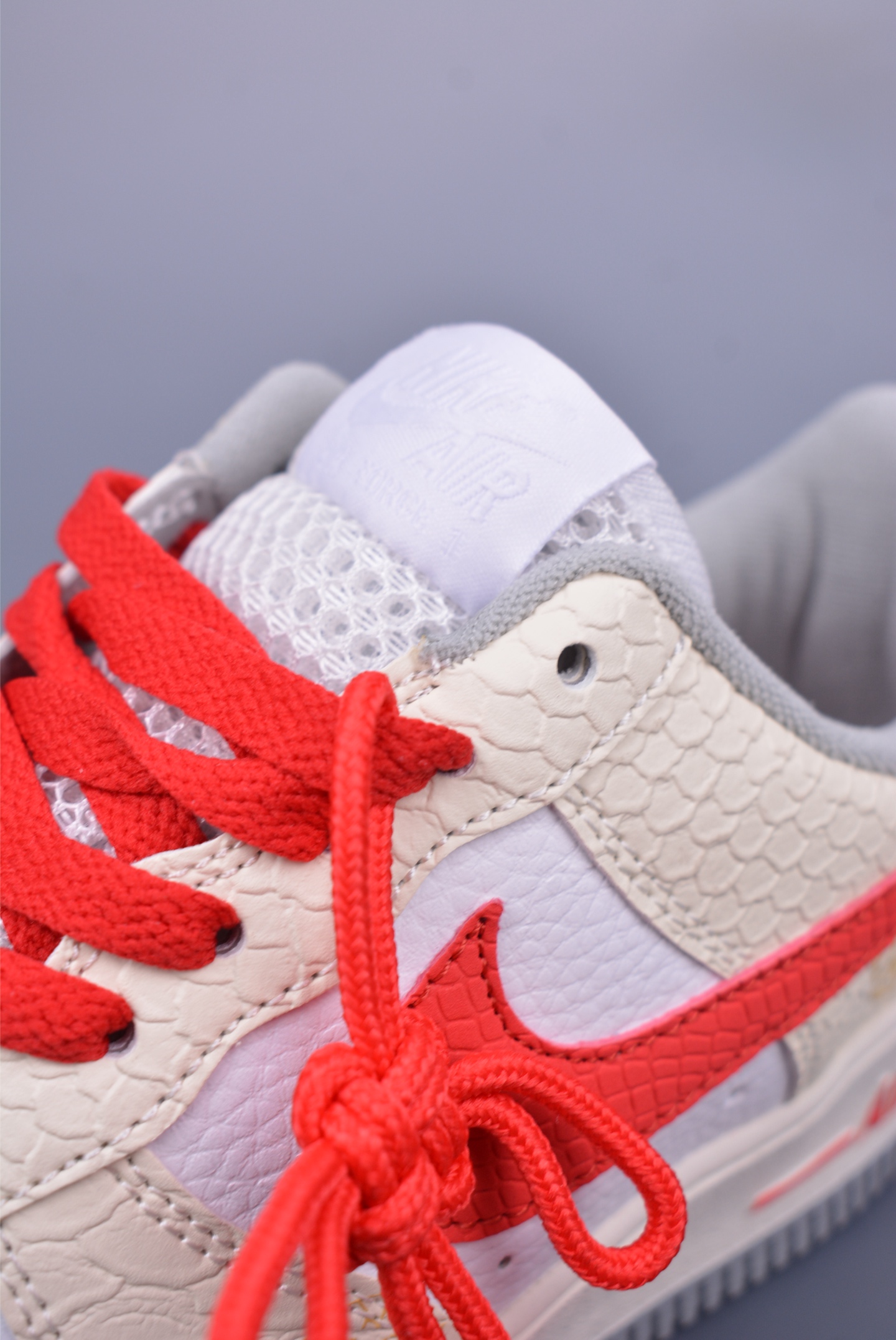 200 Nike Air Force 1 Low 蛇年限定 DX2678-100