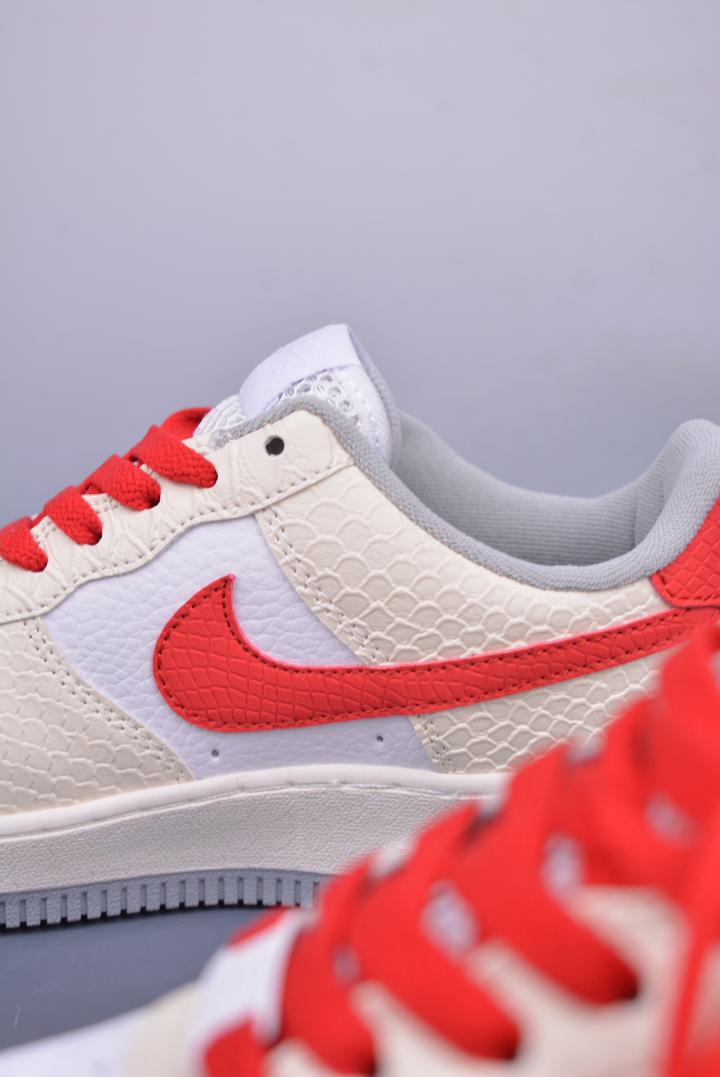 200 Nike Air Force 1 Low 蛇年限定 DX2678-100