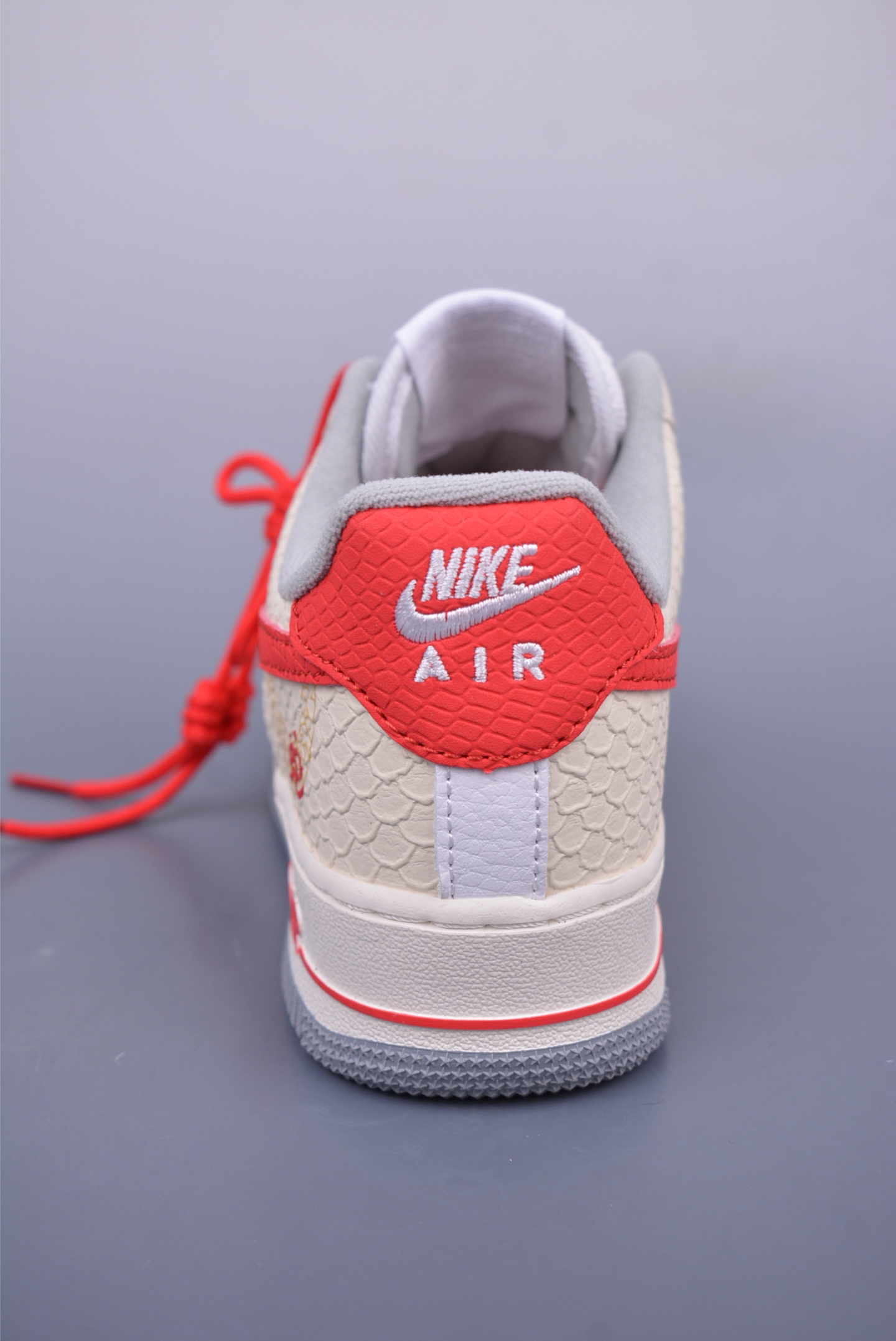 200 Nike Air Force 1 Low 蛇年限定 DX2678-100