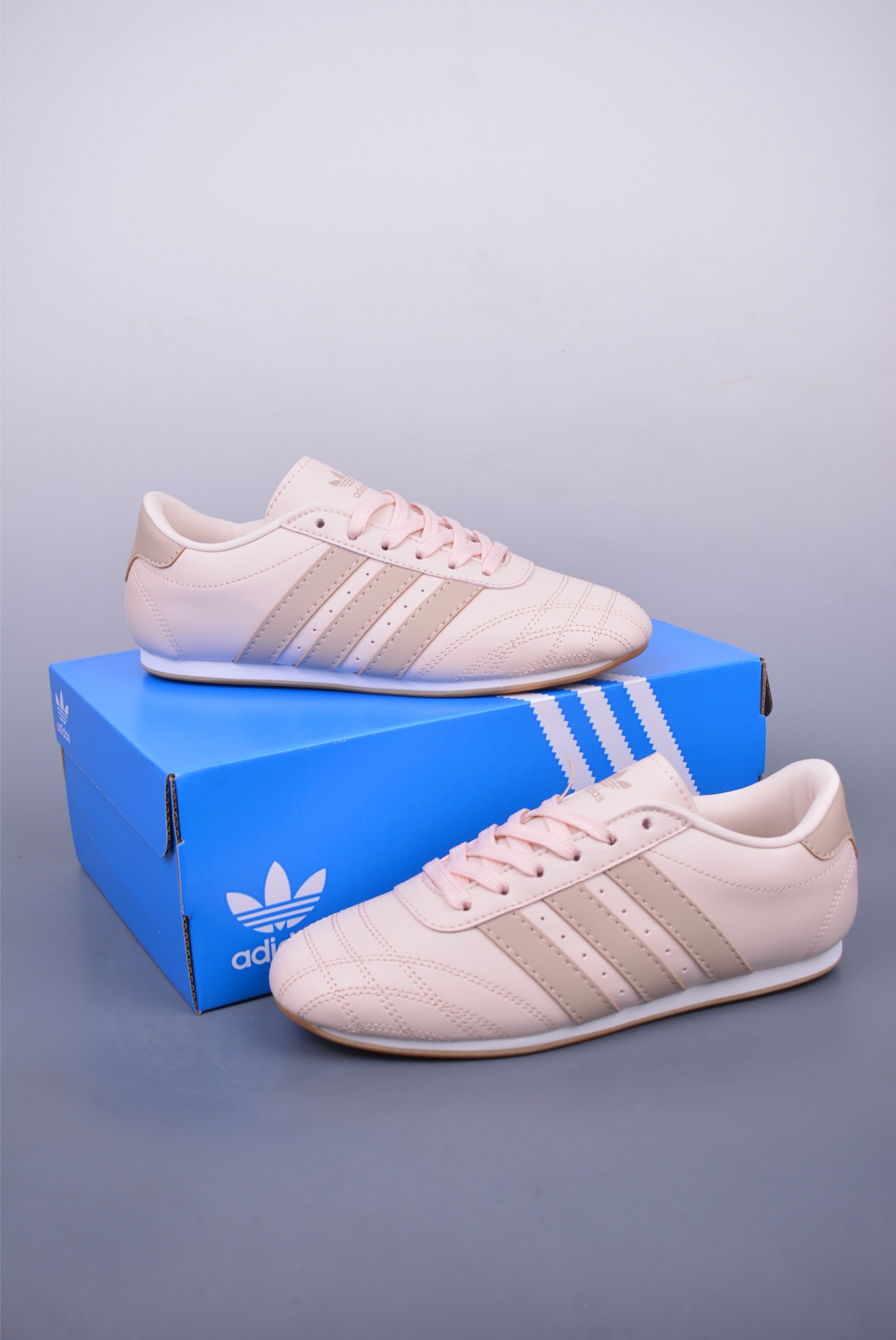 160 Adidas originals Taekwondo Low 跆拳道系列 经典复古薄底训练慢跑鞋 JS0304