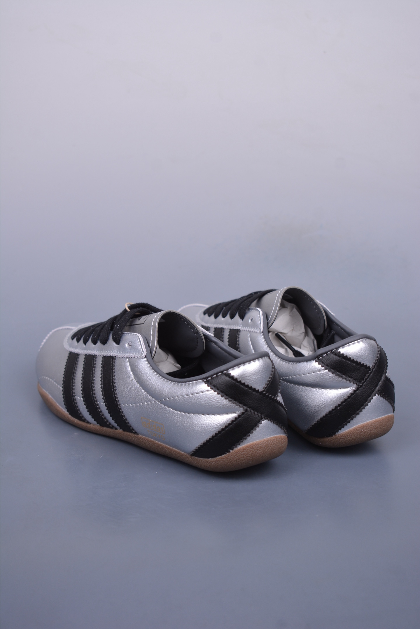 160 阿迪达斯Adidas Originals Tokyo 东京限定系列 复古百搭薄底德训运动T头鞋 JQ3024