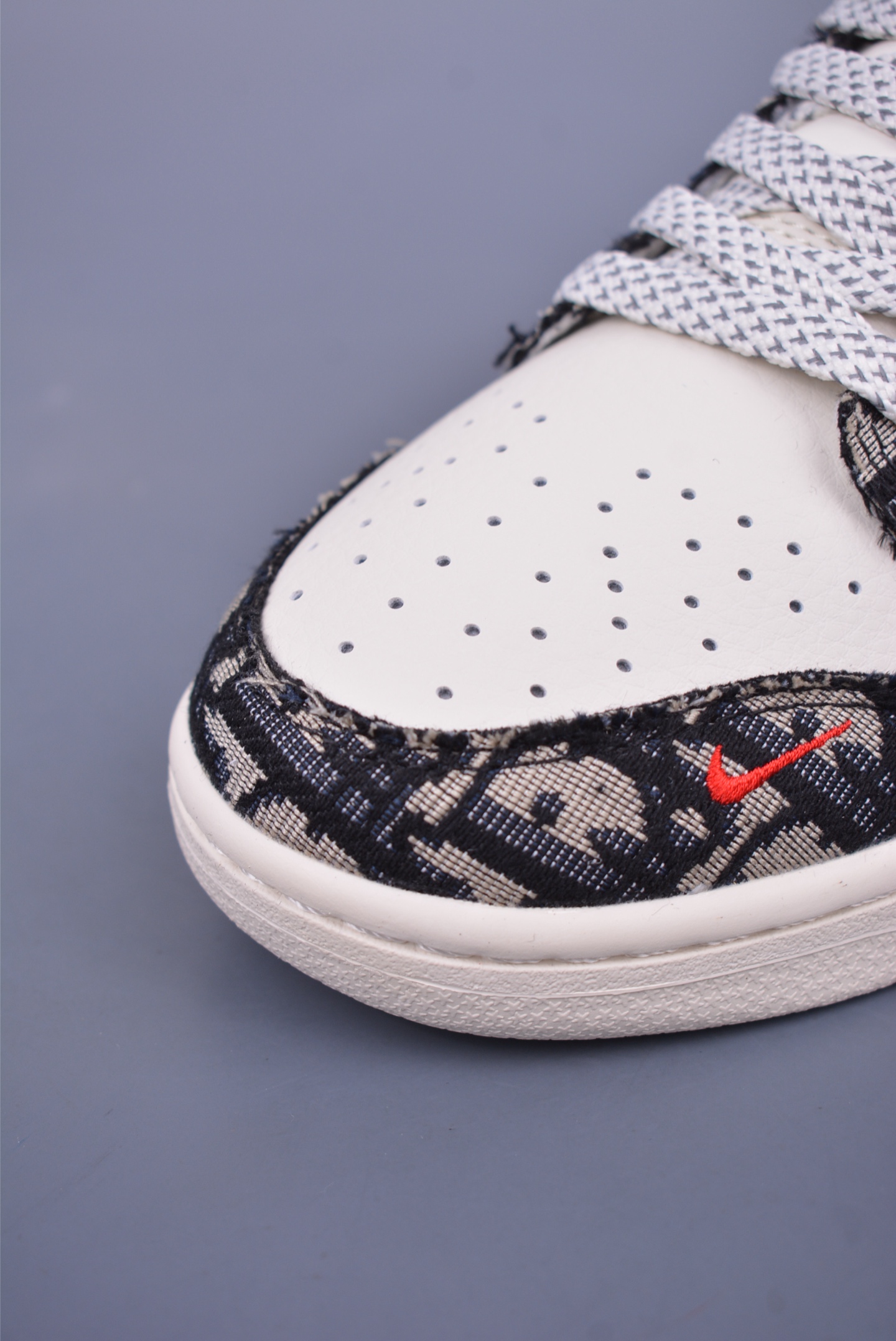 280 Nike SB Dunk Low Dior联名 SJ2558-015