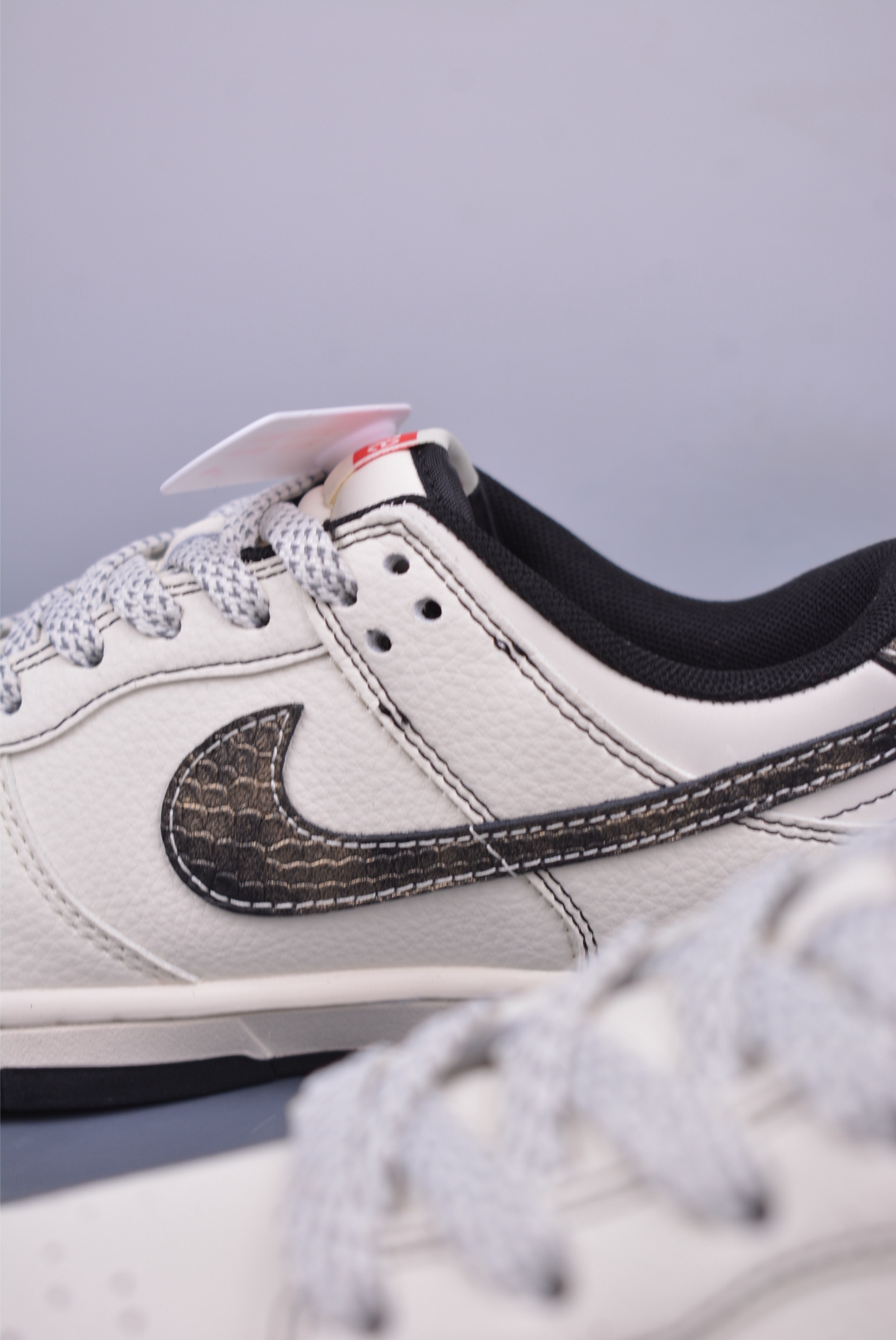 260 Nike SB Dunk Low Supreme联名 XF8698-078