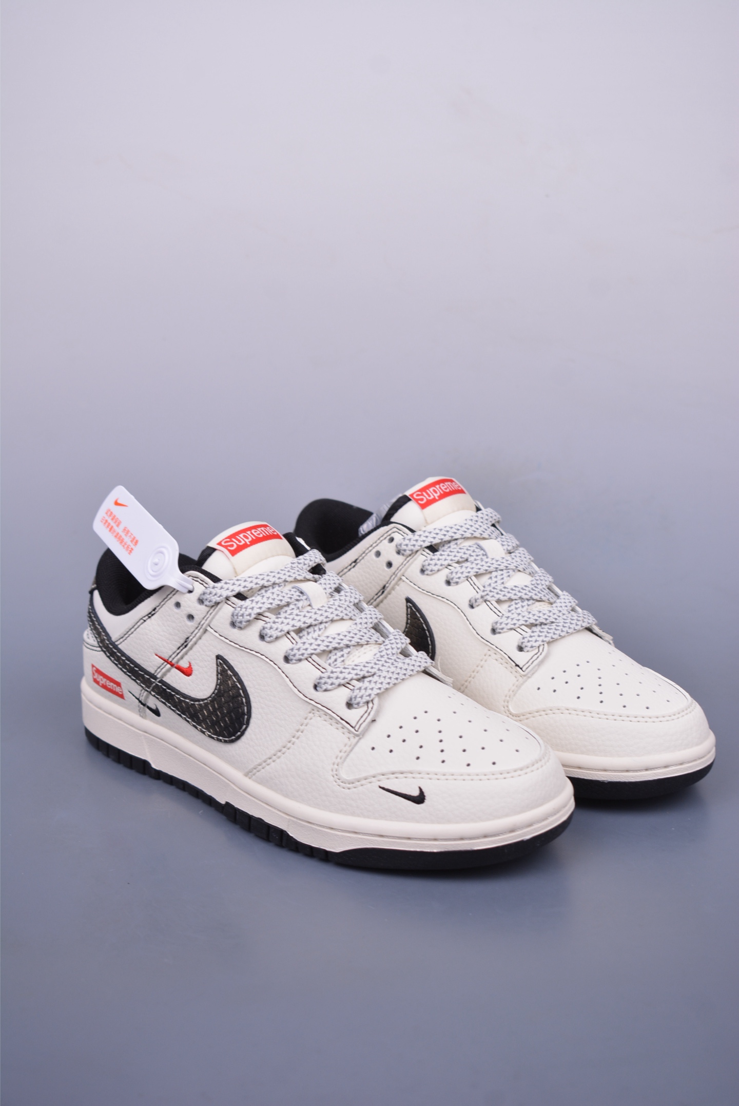 260 Nike SB Dunk Low Supreme联名 XF8698-078