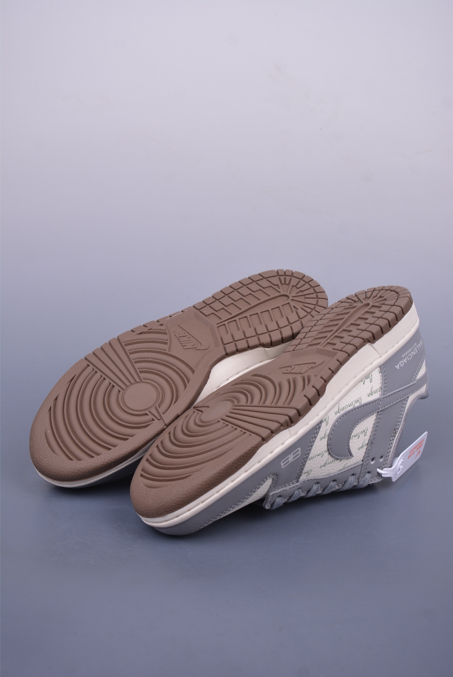 260 Nike SB Dunk Low 巴黎世家联名 XD1588-205