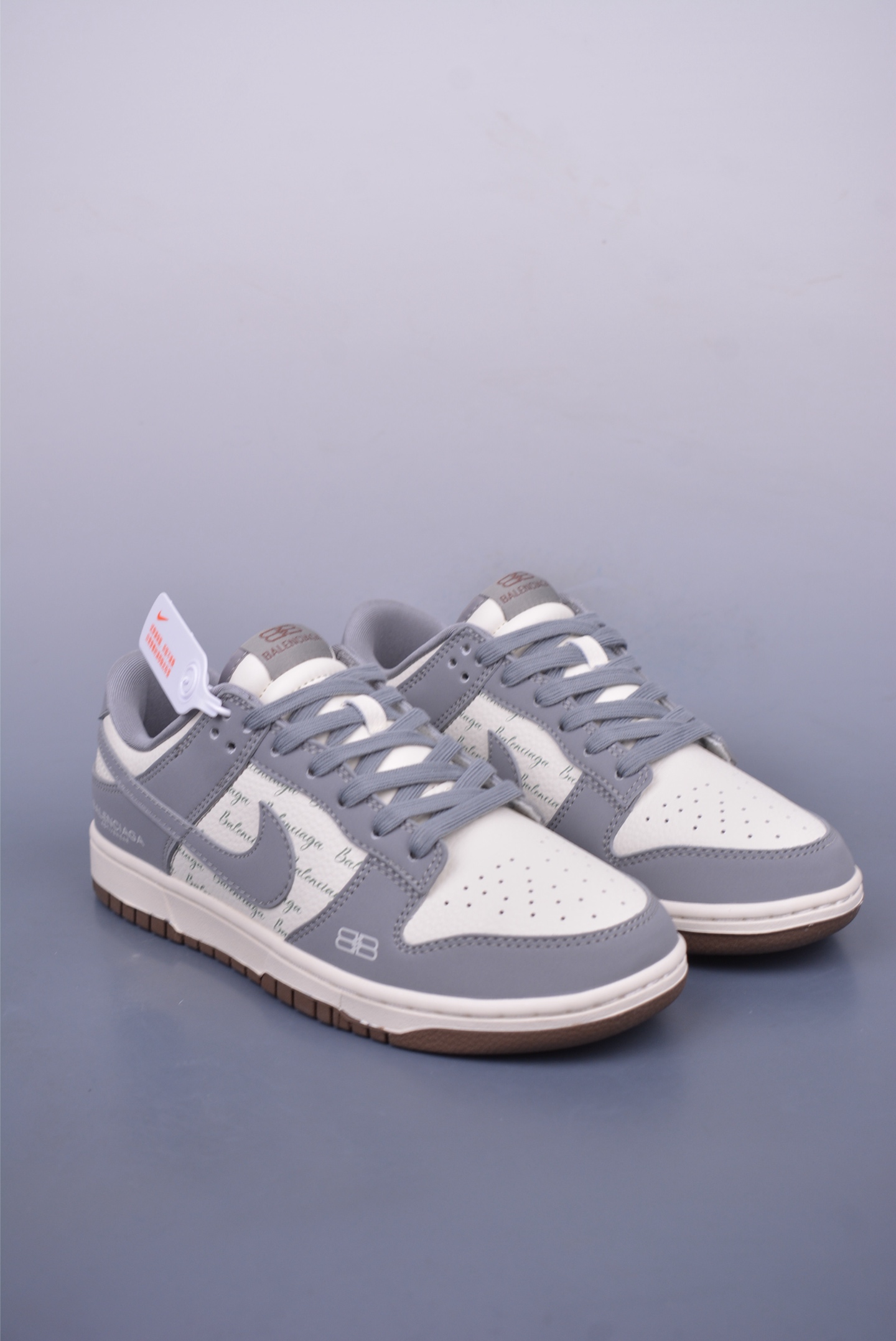 260 Nike SB Dunk Low 巴黎世家联名 XD1588-205