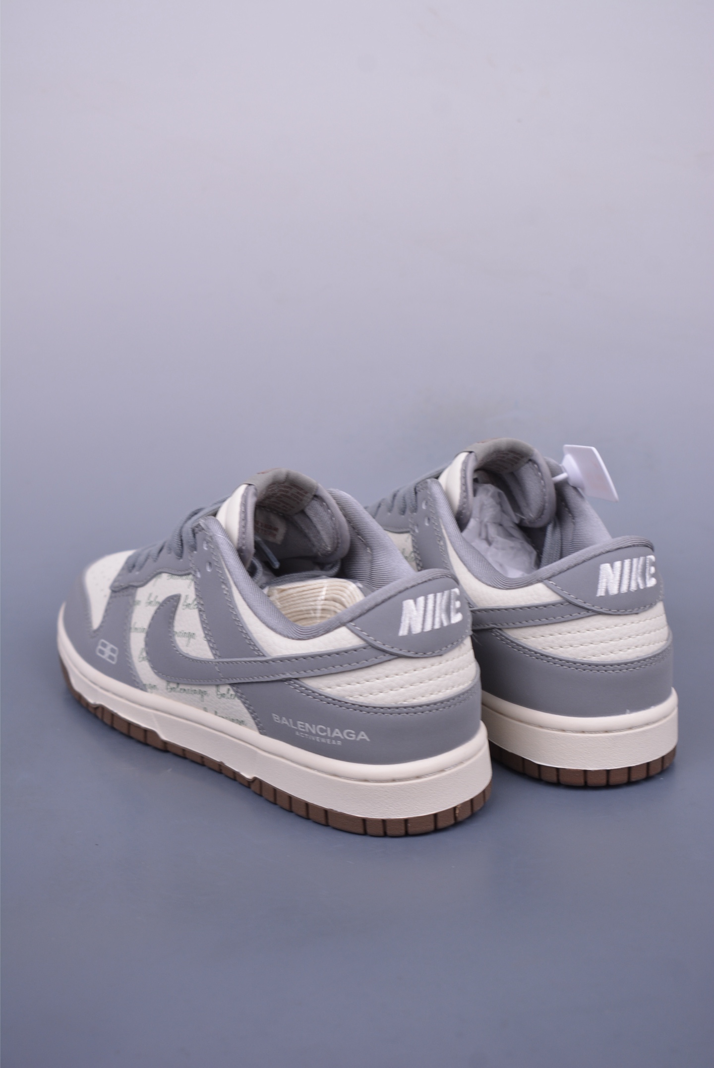 260 Nike SB Dunk Low 巴黎世家联名 XD1588-205