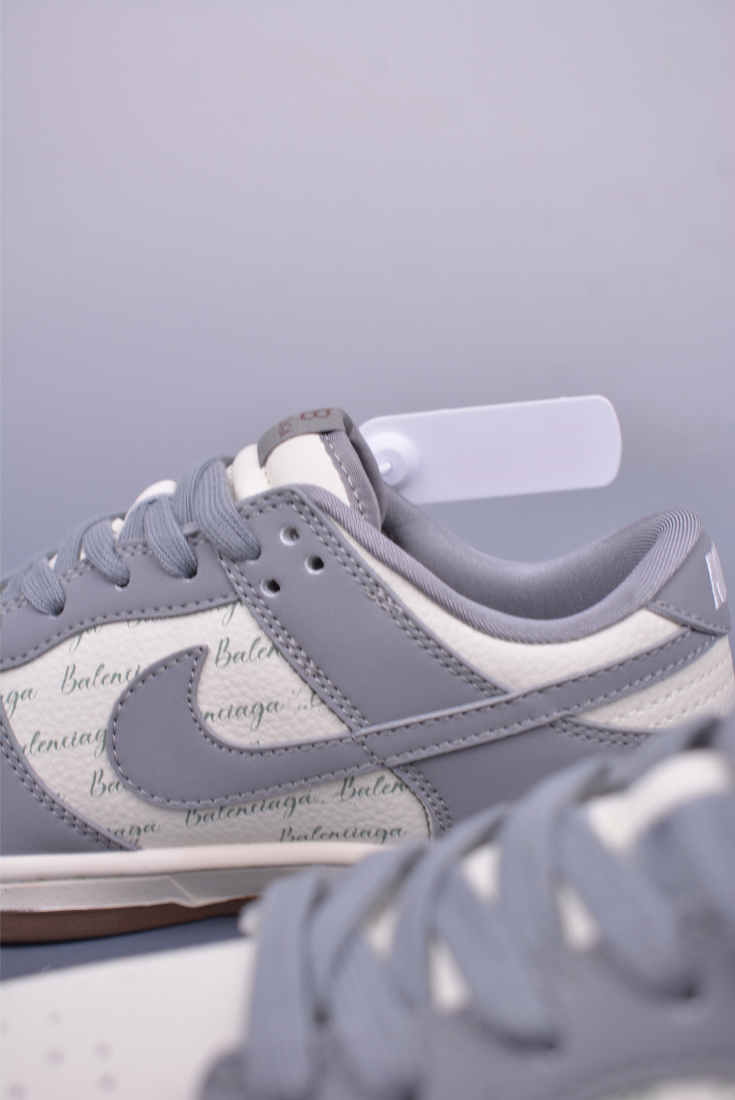 260 Nike SB Dunk Low 巴黎世家联名 XD1588-205