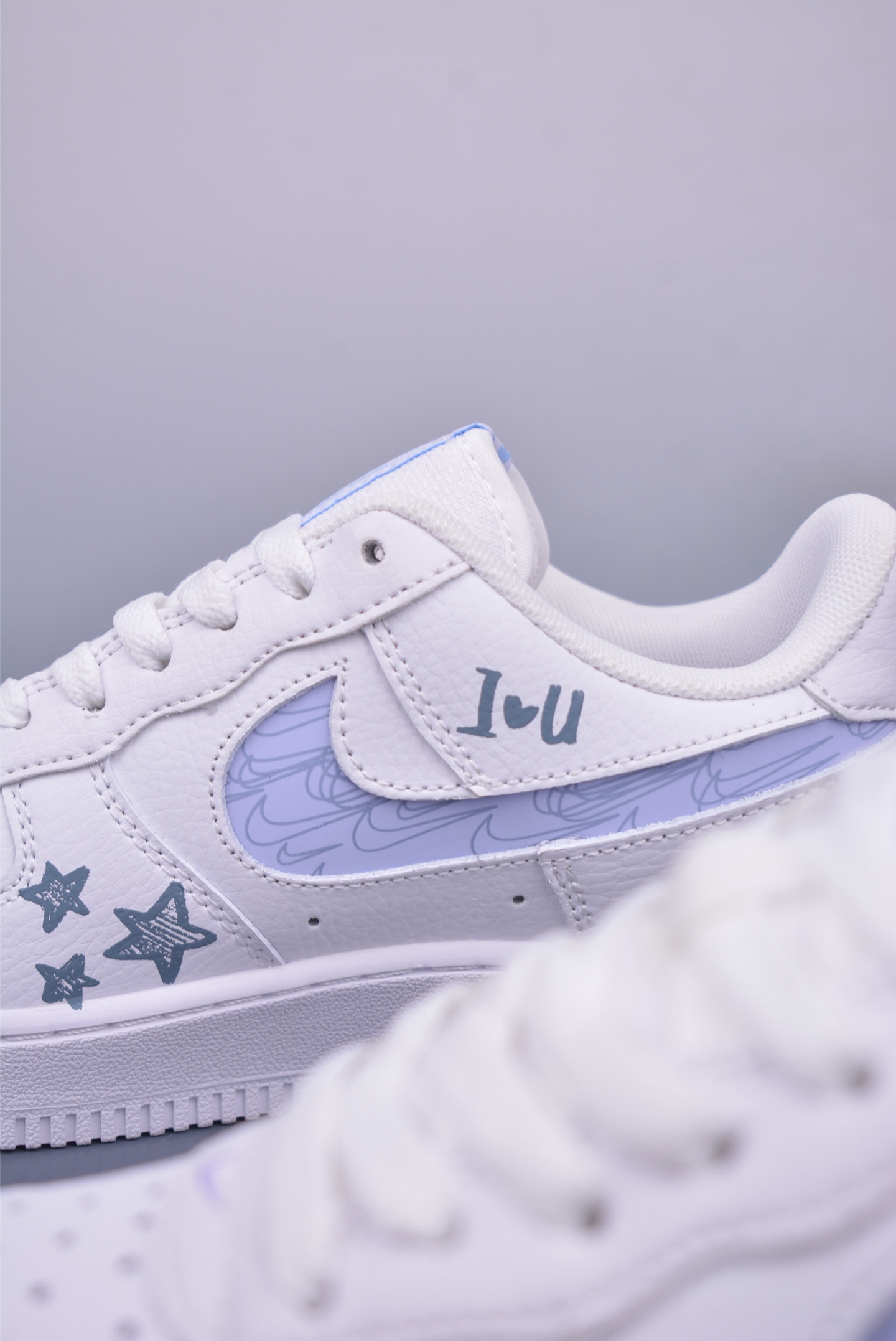 Nike Air Force 1 Low 芝麻街 FB8971-080