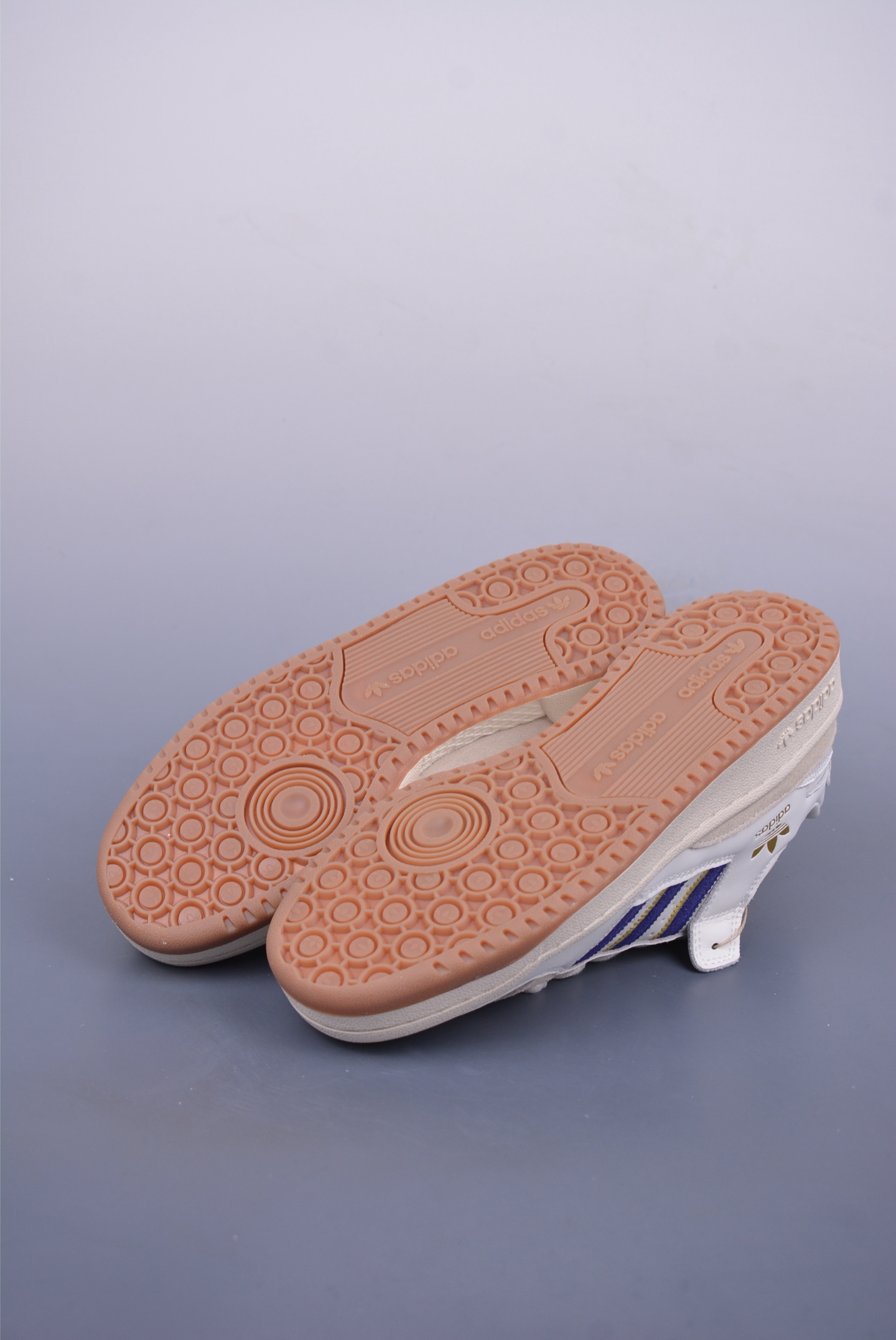 海外渠道版 原盒原标 Adidas Forum LOW CL 三叶草低邦 经典魔术贴复古板鞋 JH7940