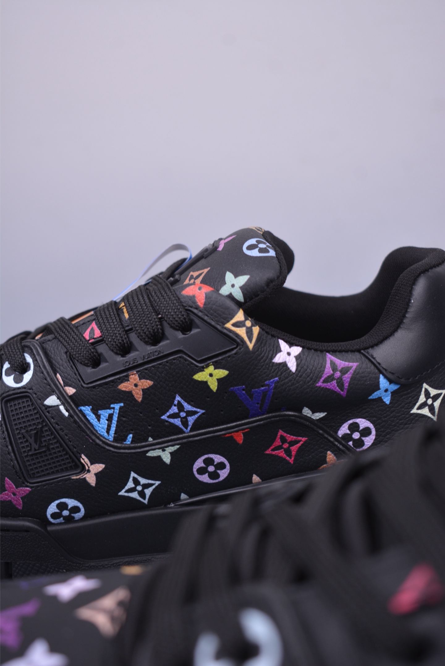 550 2021s LV Trainer 限定联名 最新配色国内限定无售 原版购入历时近两个月开发打造 经典多拼色超好看