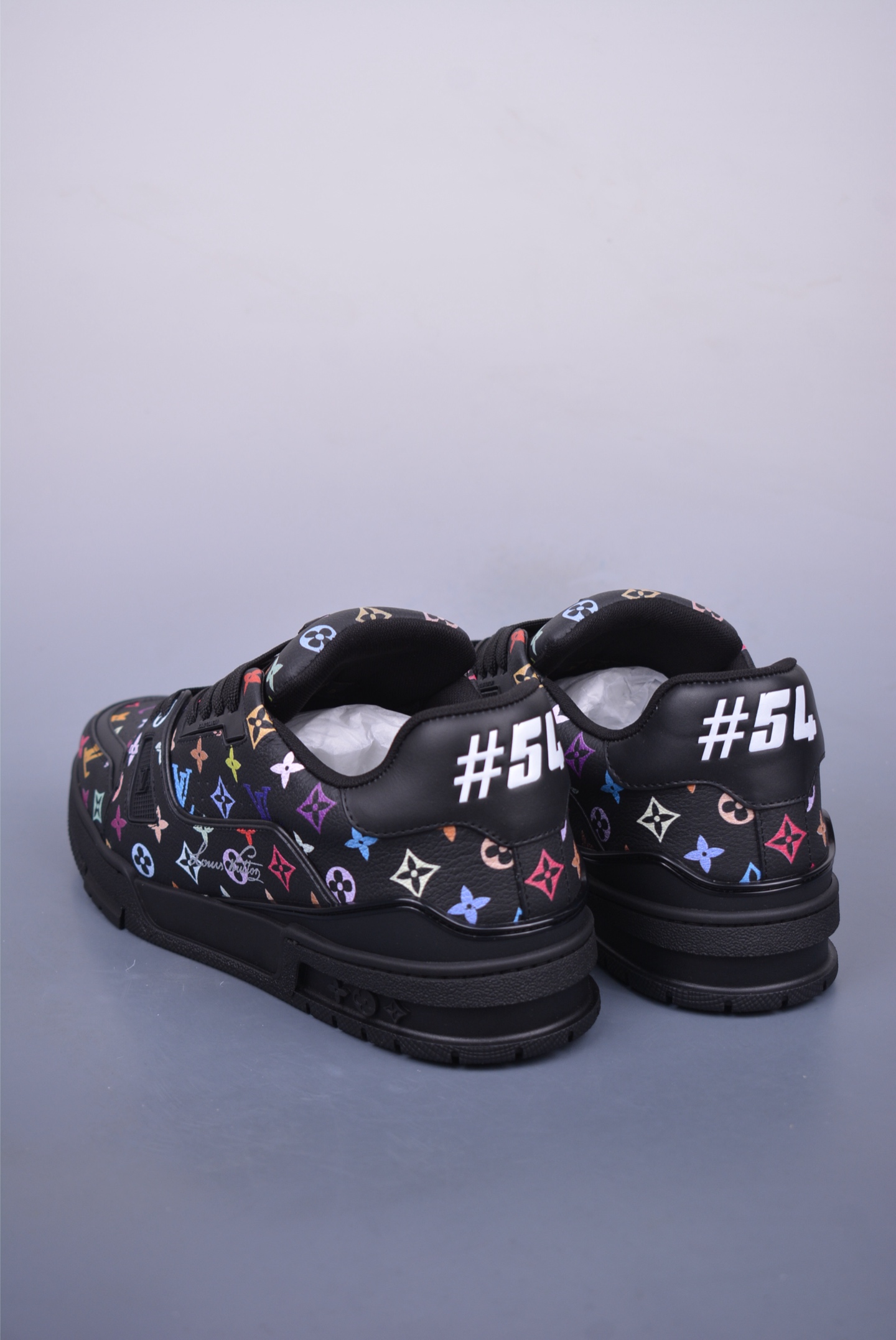 550 2021s LV Trainer 限定联名 最新配色国内限定无售 原版购入历时近两个月开发打造 经典多拼色超好看