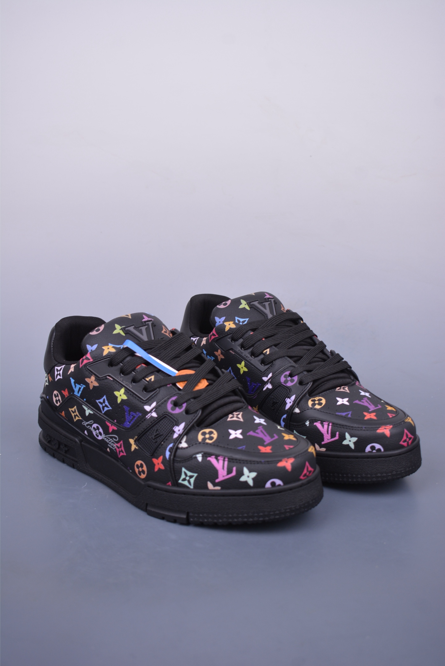 550 2021s LV Trainer 限定联名 最新配色国内限定无售 原版购入历时近两个月开发打造 经典多拼色超好看