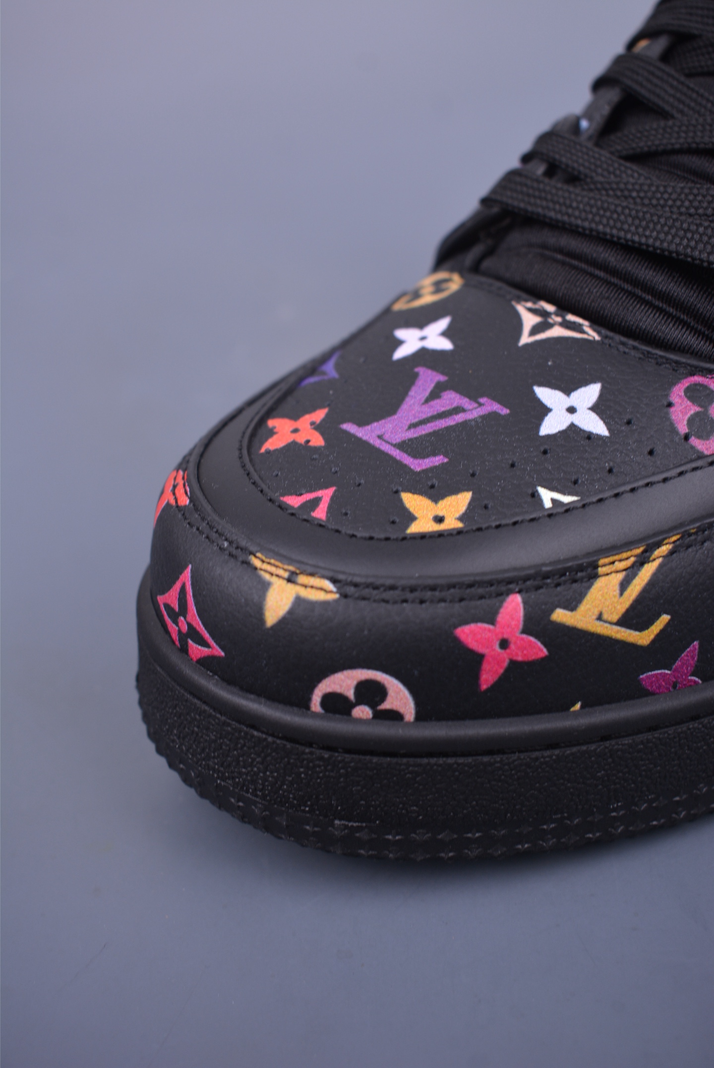 550 2021s LV Trainer 限定联名 最新配色国内限定无售 原版购入历时近两个月开发打造 经典多拼色超好看
