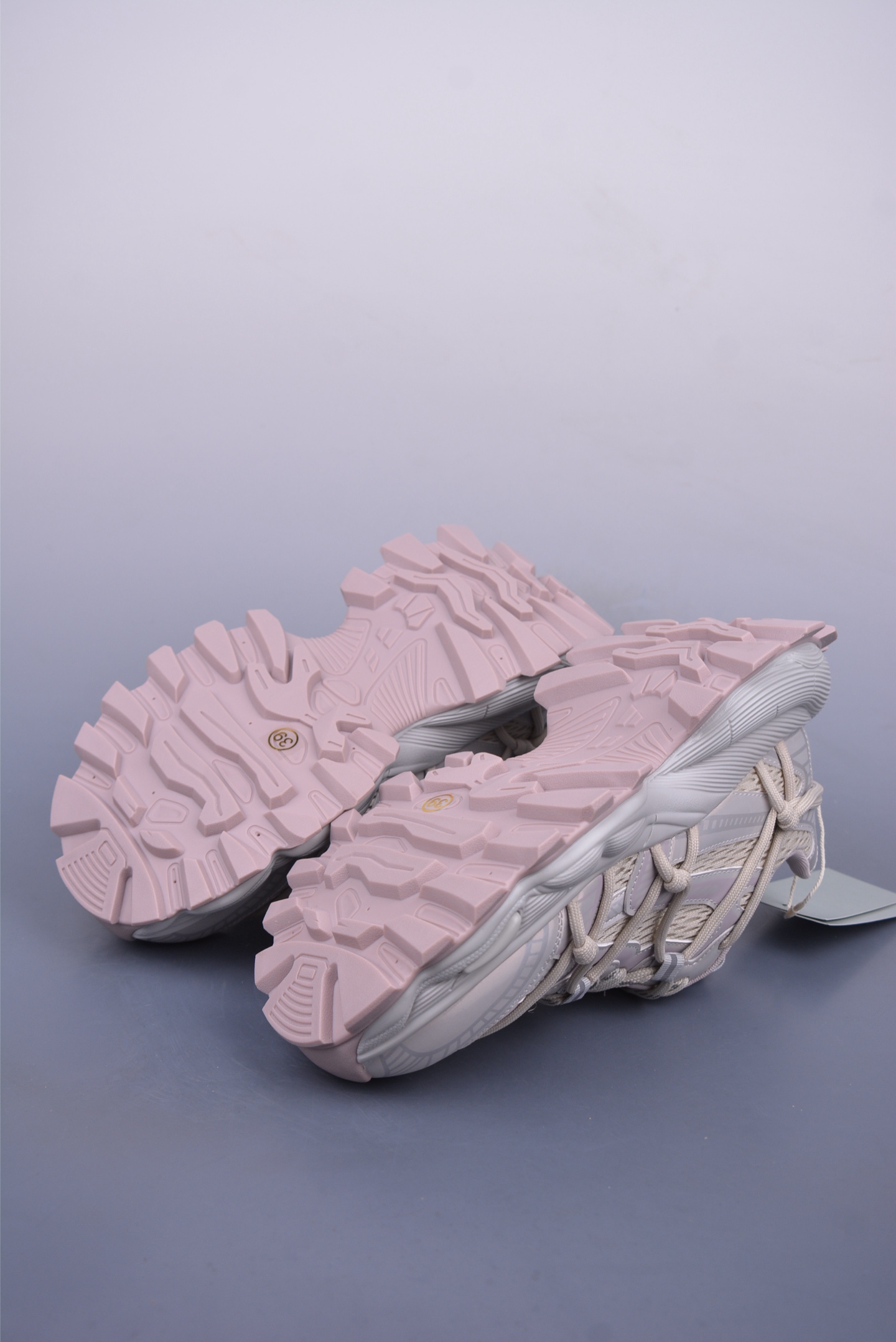 220 GG-CC Chunky Low 厚底增高运动老爹鞋 2024夏季透气网面老爹鞋系列 时髦look轻松定格 8911622